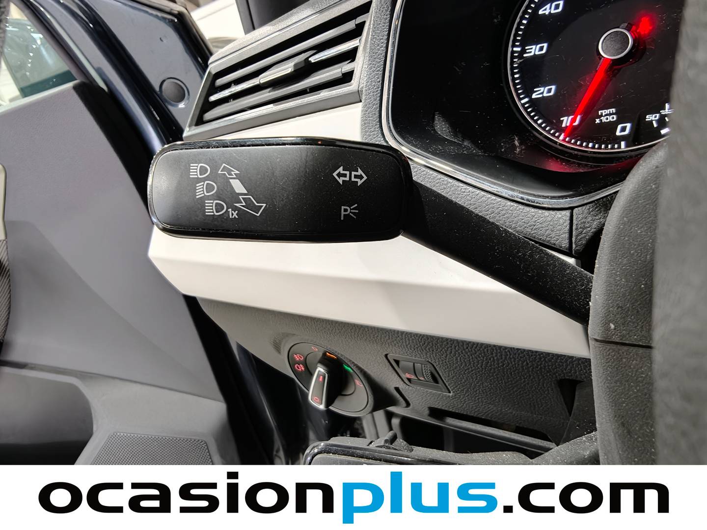 Foto Seat Arona SEAT Arona 1.0 TSI Ecomotive S&S Xcellence Edition DSG (115 CV)