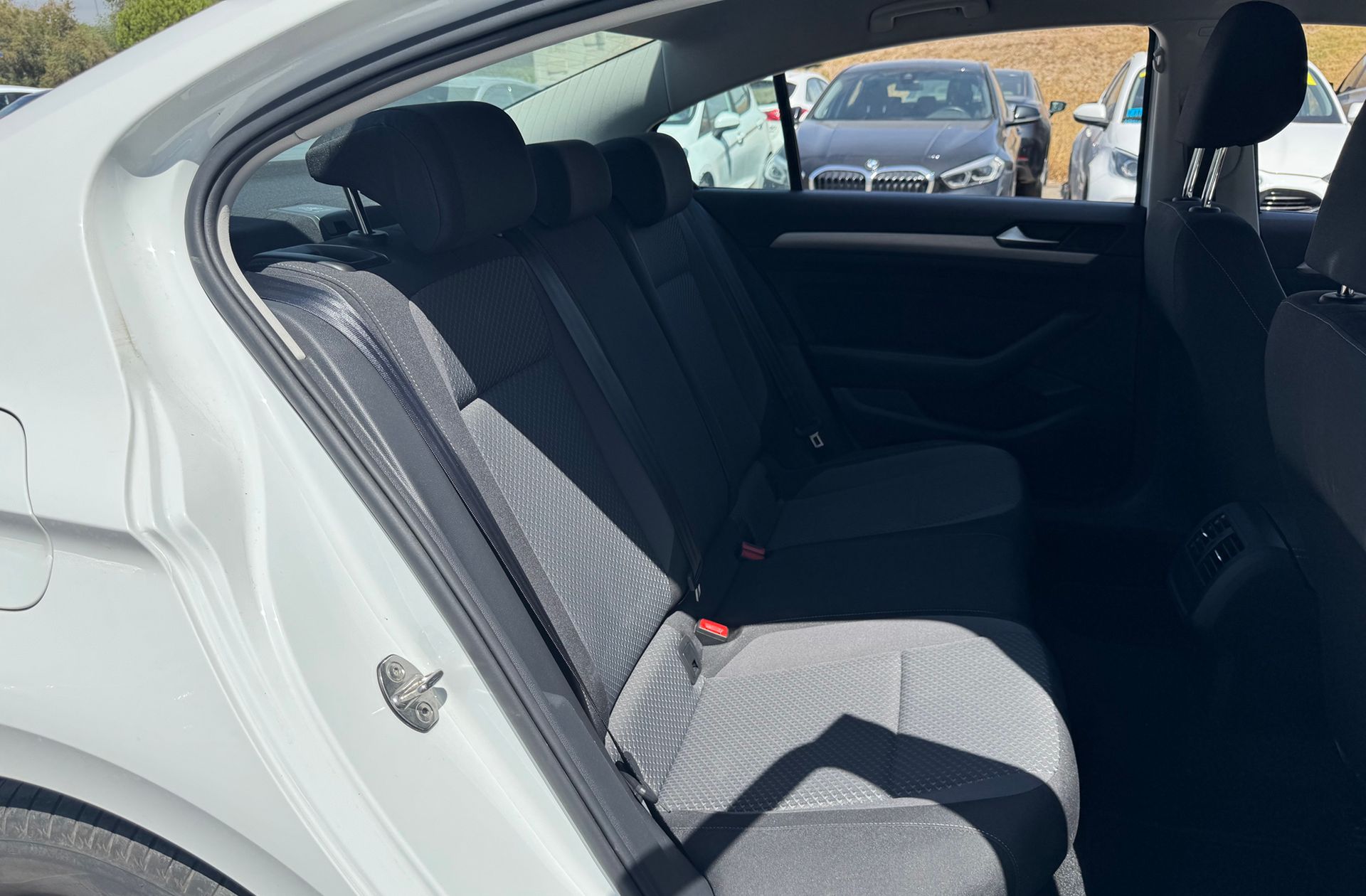 Volkswagen Passat Business 2.0 TDI DSG - foto 12