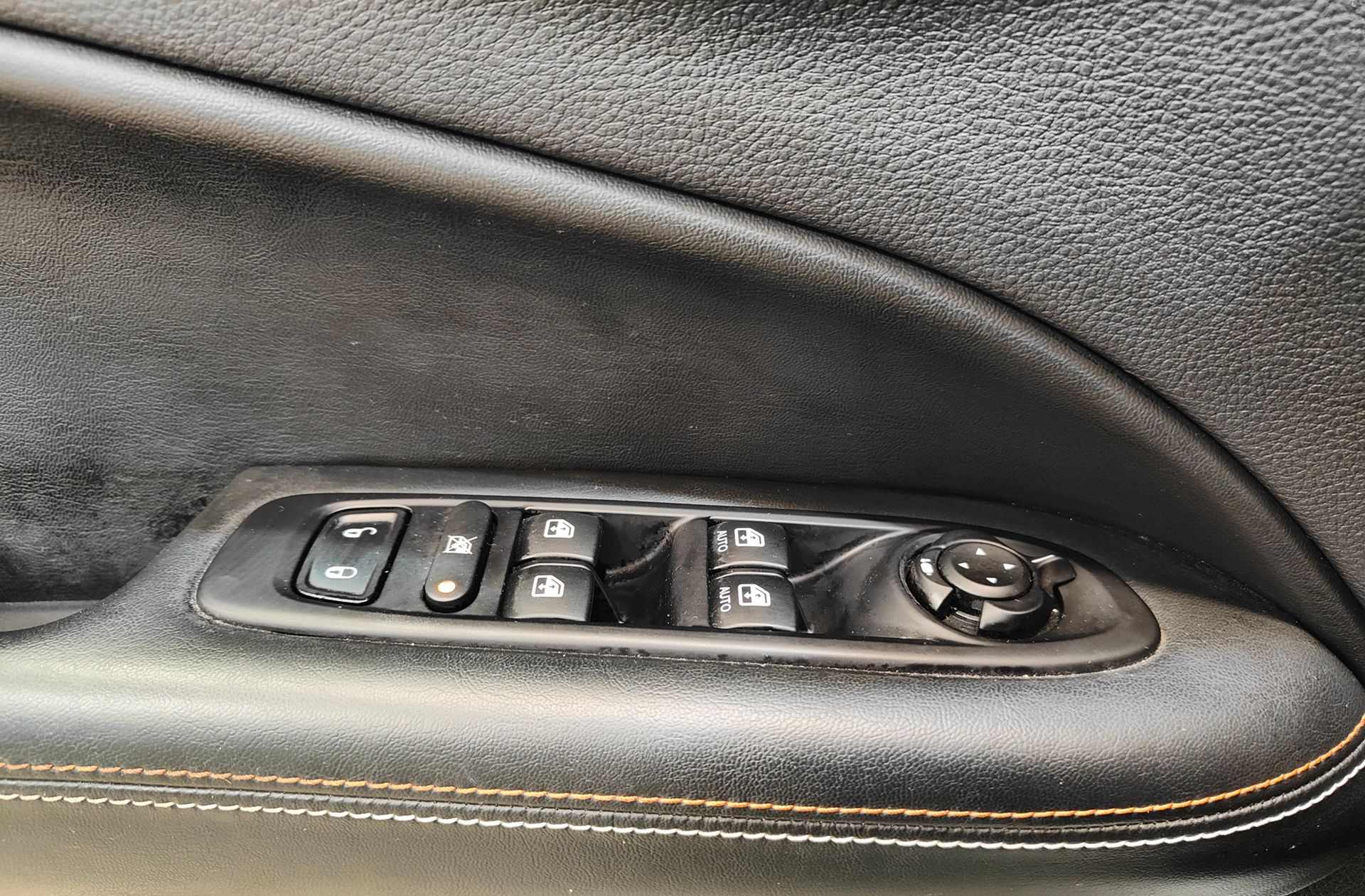 Jeep Compass 1.4 MultiAir Longitude 4x2 - foto 30