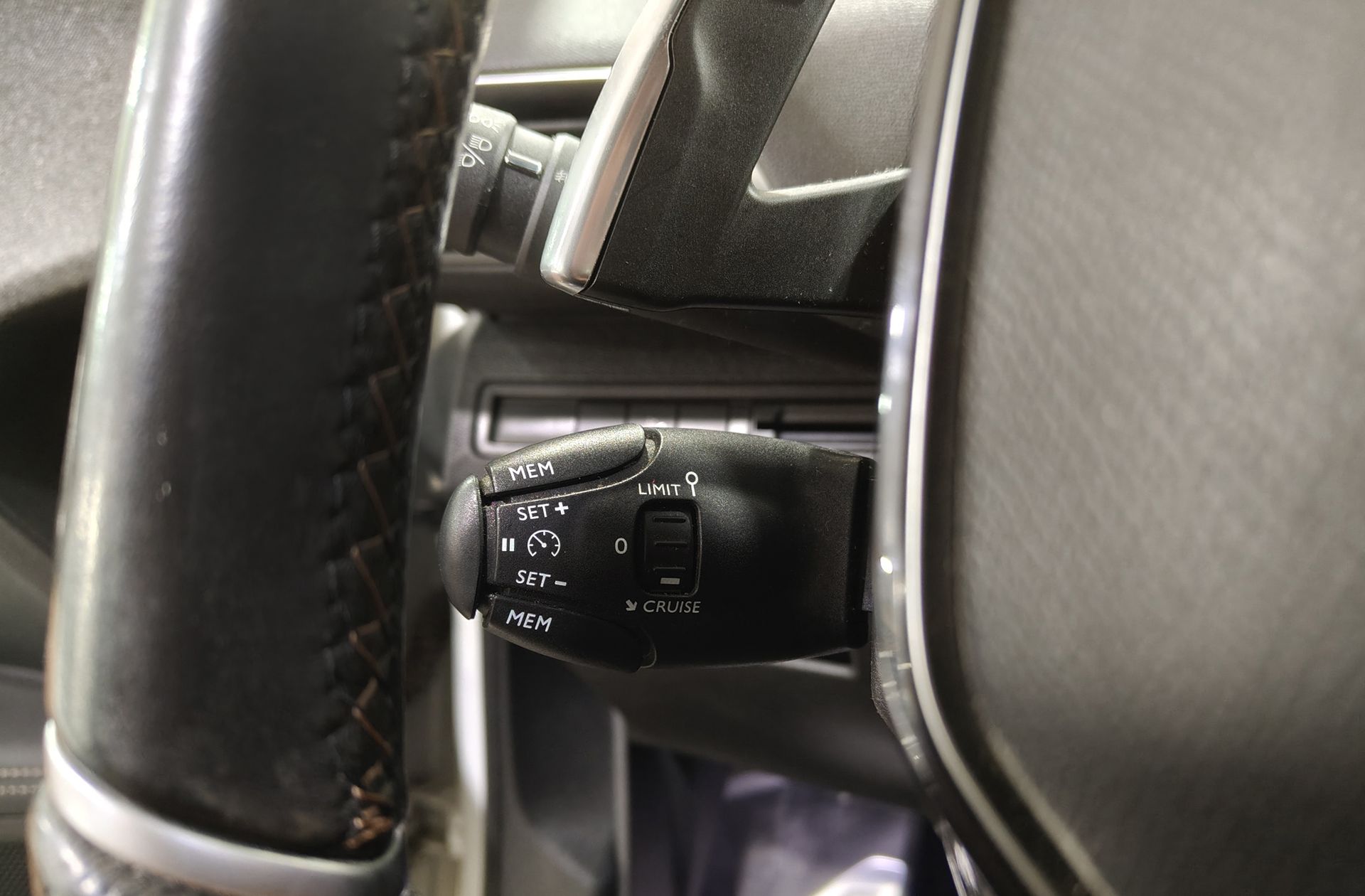 Peugeot 5008 PureTech 130 GT Line EAT8 7 plazas - foto 37