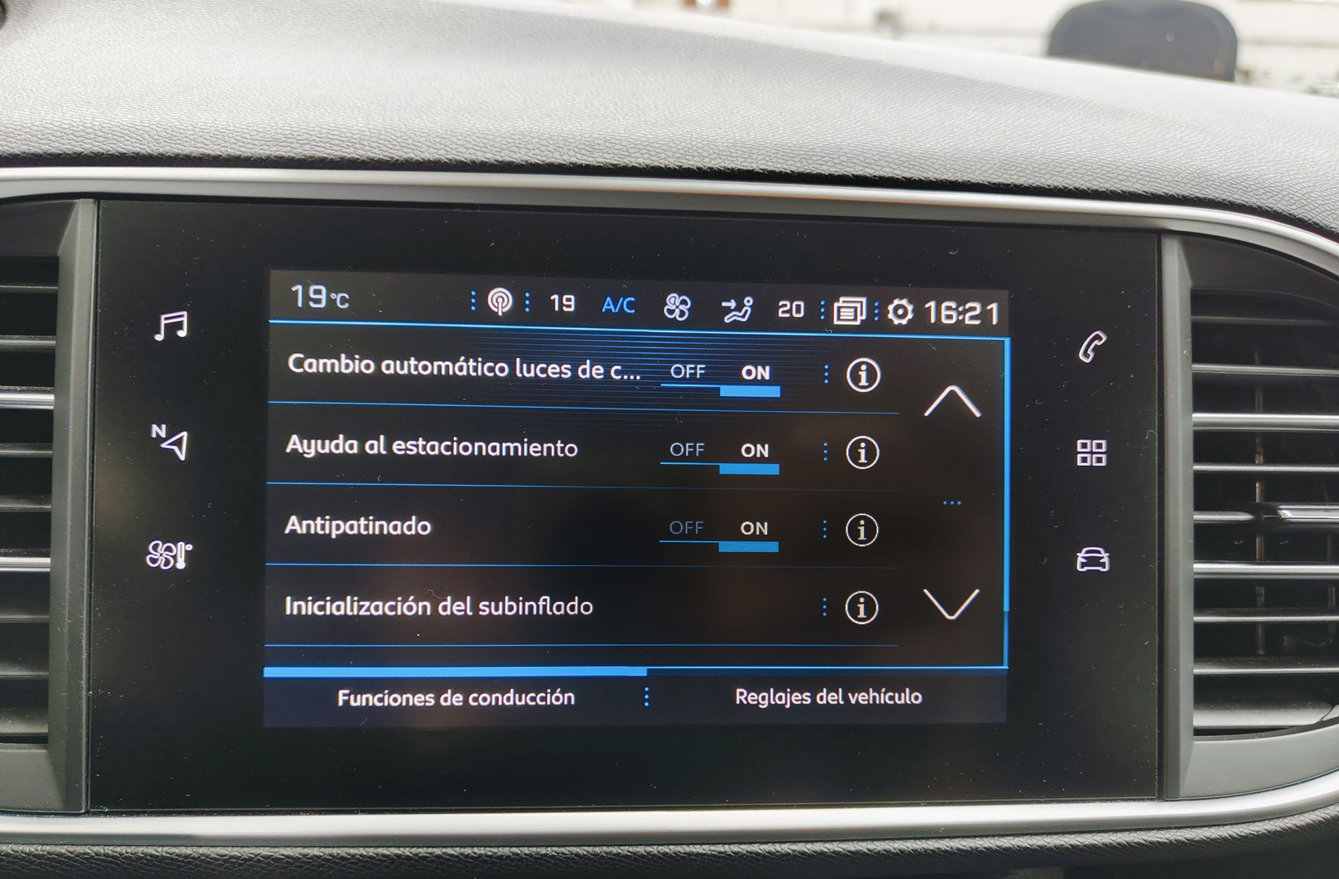 Peugeot 308 BlueHDi 130 Allure - foto 19