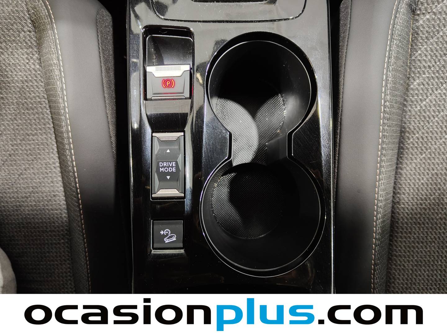 Foto Peugeot 2008 Peugeot 2008 Allure Hybrid eDCS6 (136 CV)