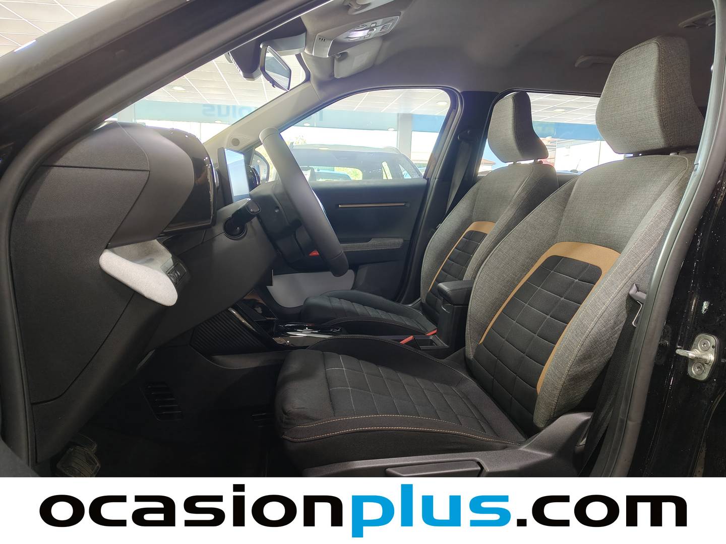 Foto asientos delanteros Citroën C3 Aircross Citroën C3 Aircross Hybrid 145 Plus e-DCS6 (145 CV)