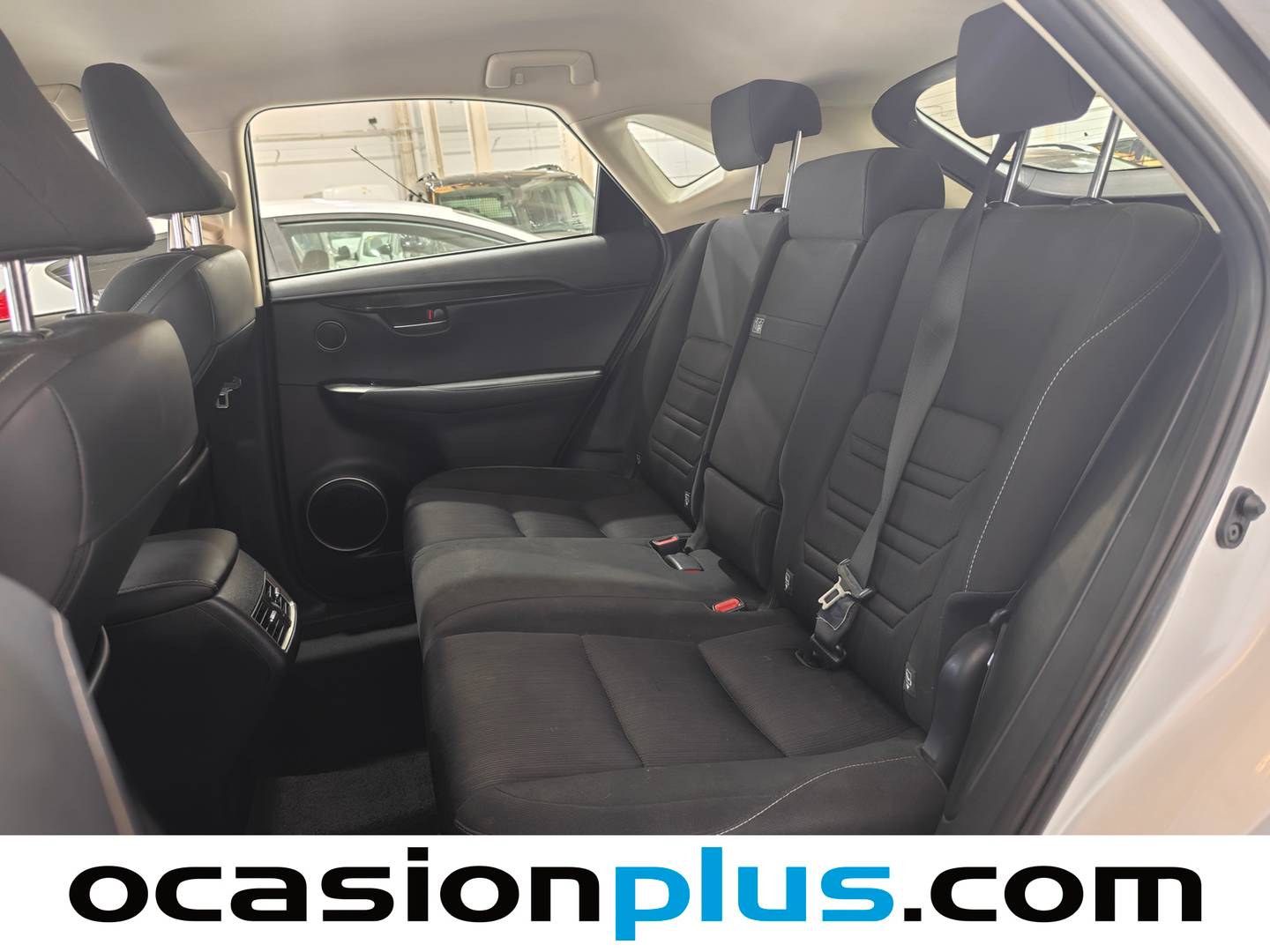 Foto Lexus NX Lexus NX 300h Business 2WD (197 CV)