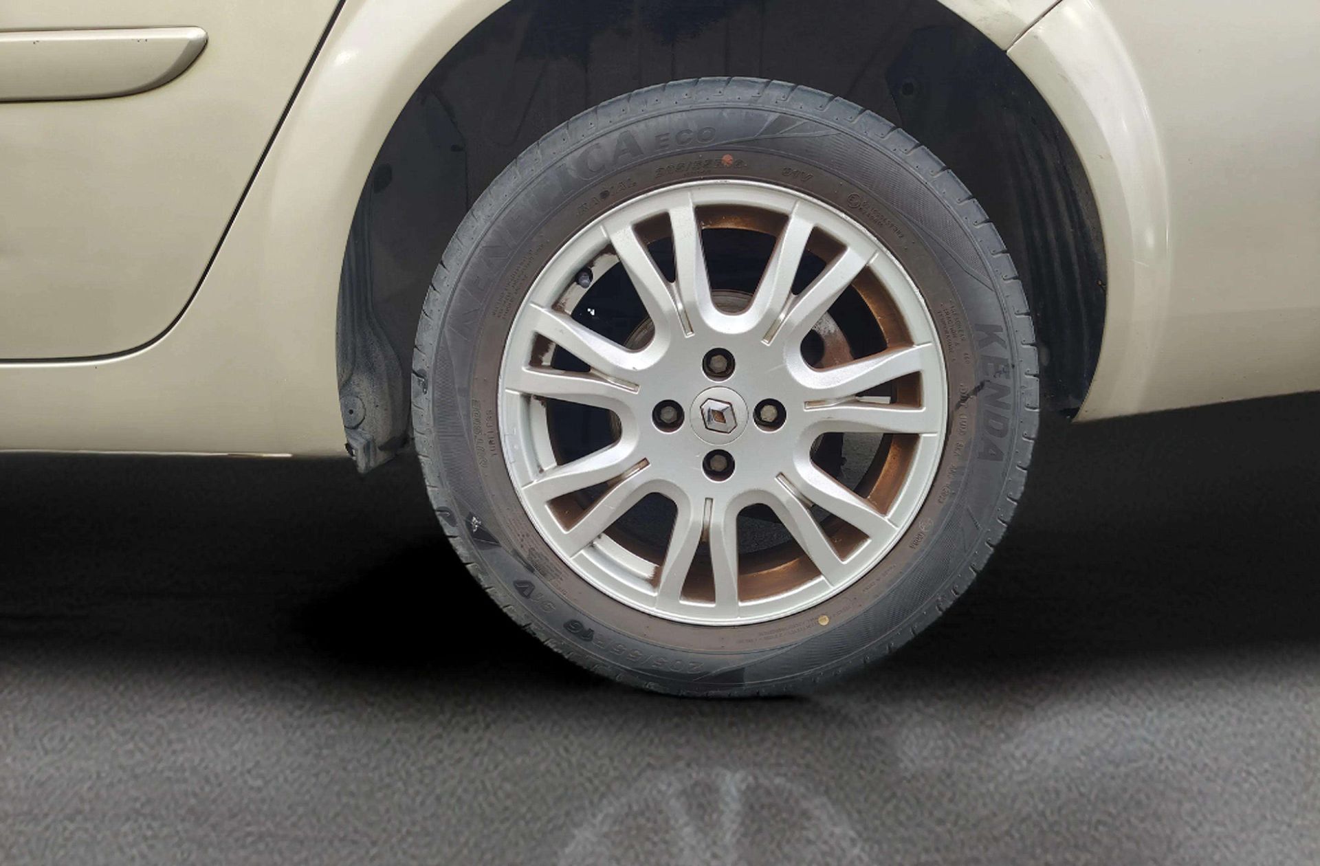 Renault Mégane Sedan Emotion dCi - foto 31