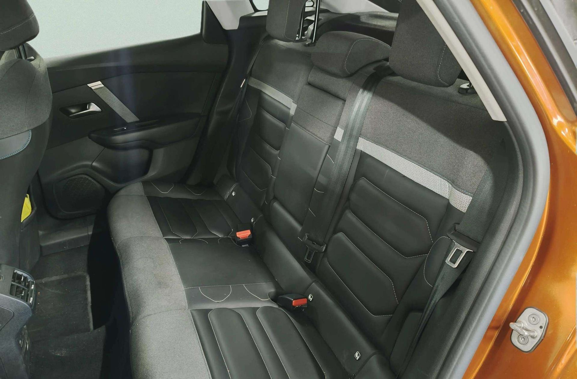Citroën C4 BlueHDi 130 Shine EAT8 - foto 14