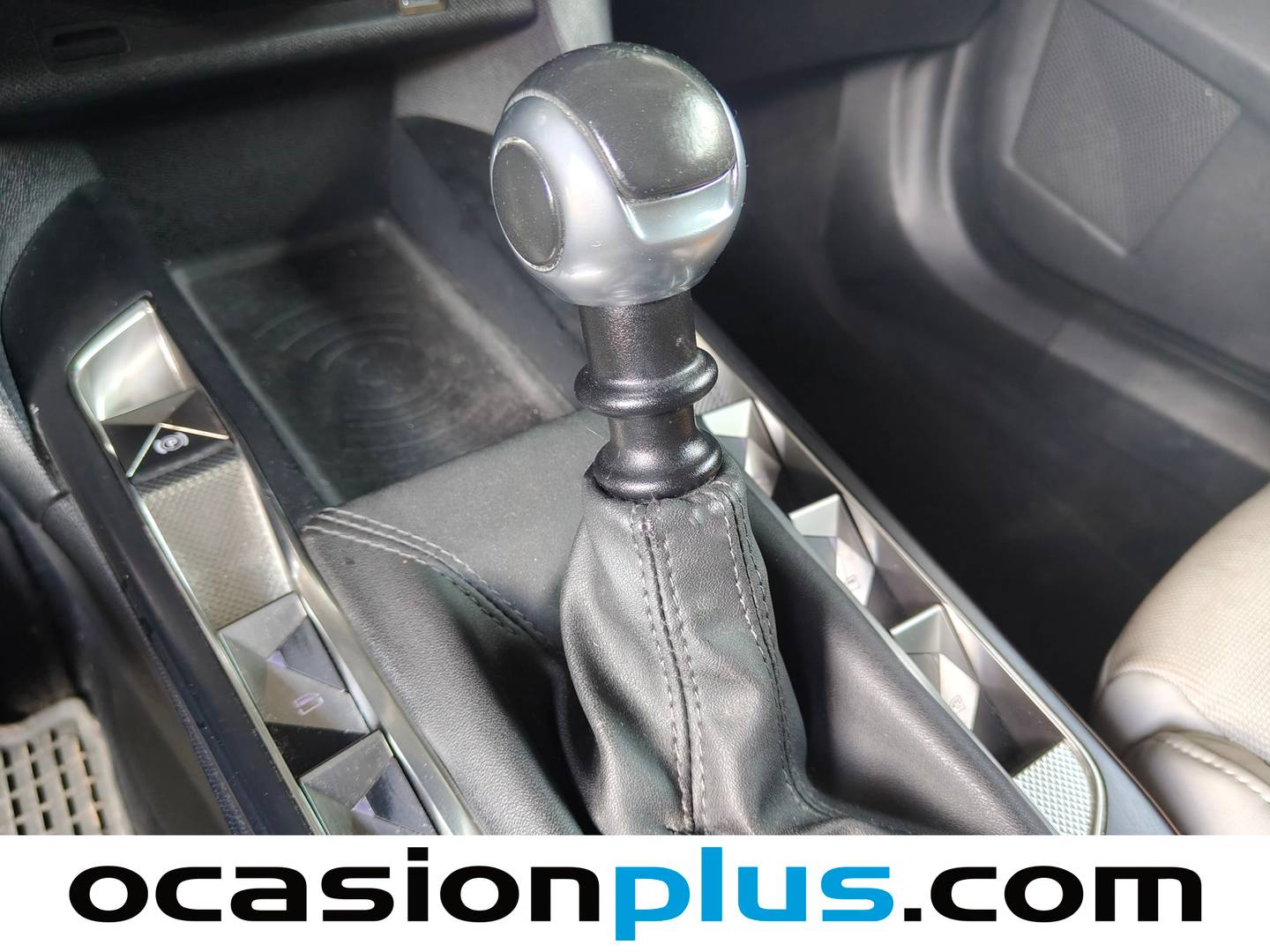 DS DS 3 Crossback DS DS3 BlueHDi 100 So Chic (100 CV) de segunda mano