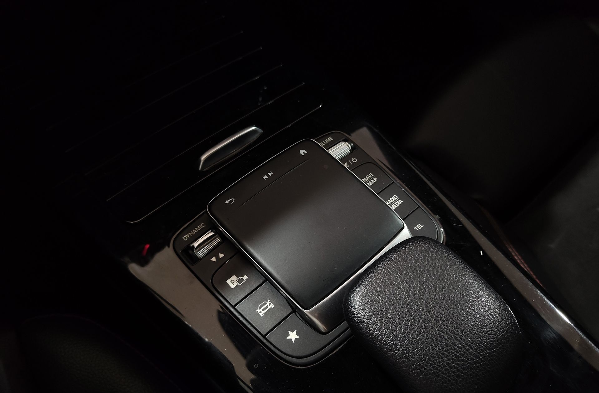 Mercedes-Benz Clase A 180 d Pack AMG - foto 39