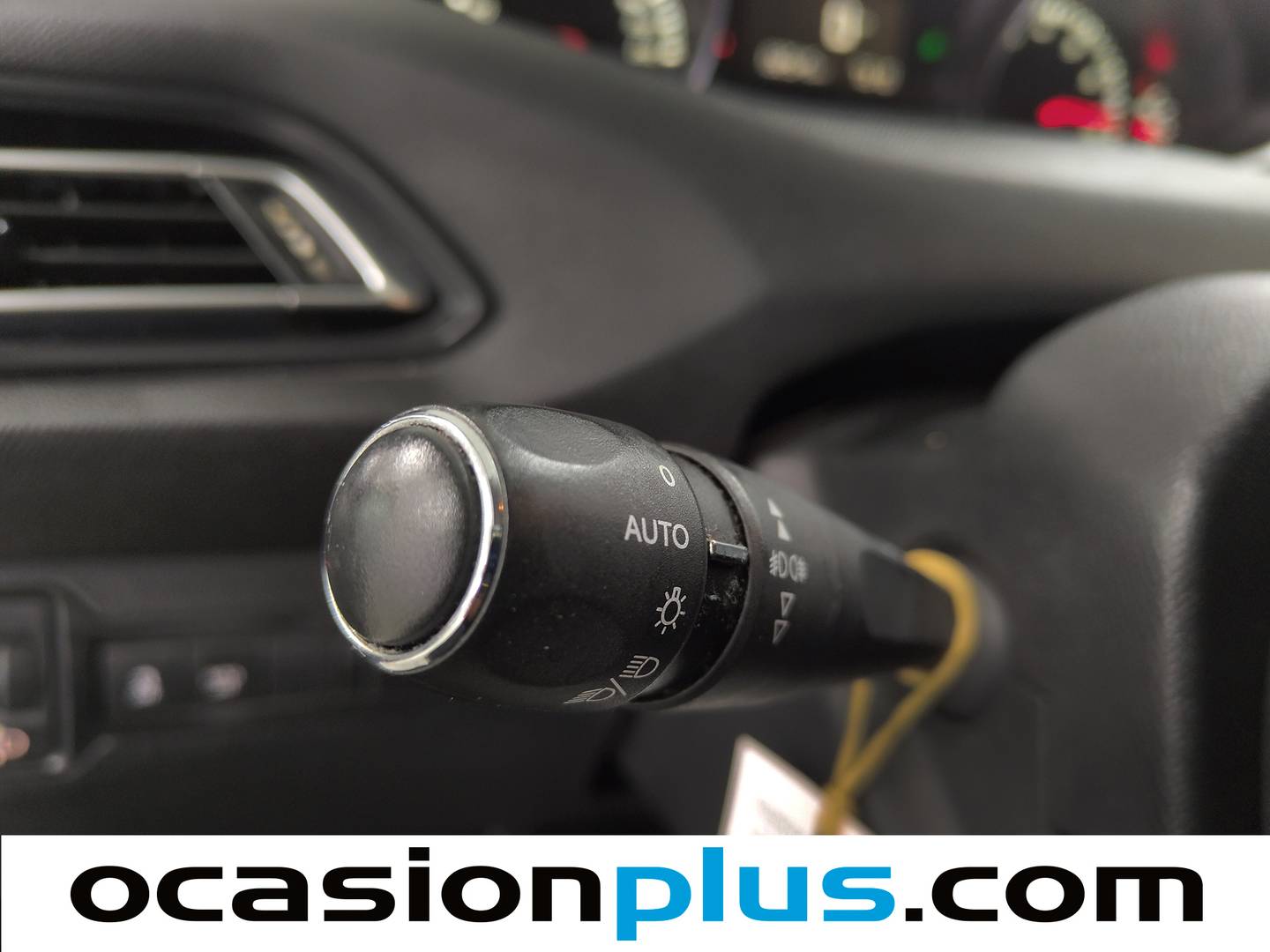 Peugeot 308 Peugeot 308 PureTech 110 S&S Style (110 CV) 2015