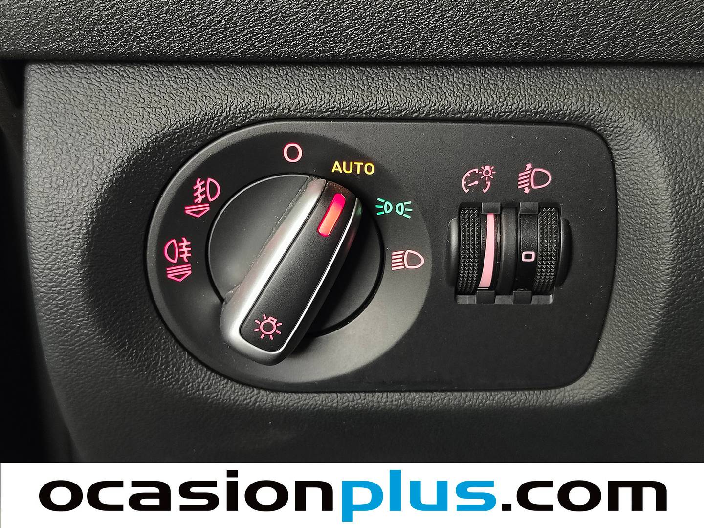 Equipamiento del Audi A3 Audi A3 Sportback Ambiente 1.6 TDI (105 CV)