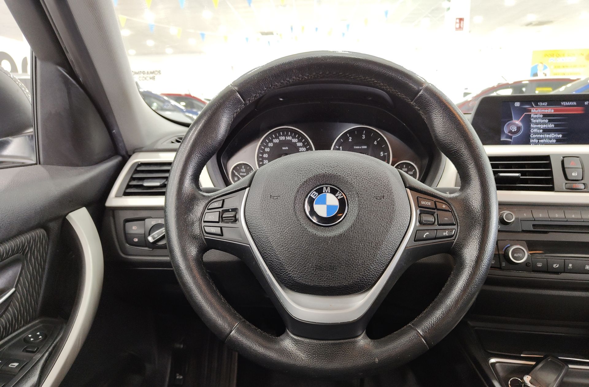 BMW Serie 3 318d - foto 18