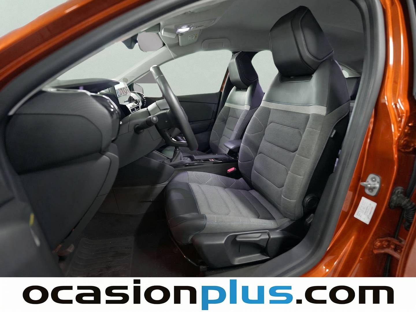 Foto asientos delanteros Citroën C4 Citroën C4 PureTech 130 S&S 6v Feel Pack (130 CV)