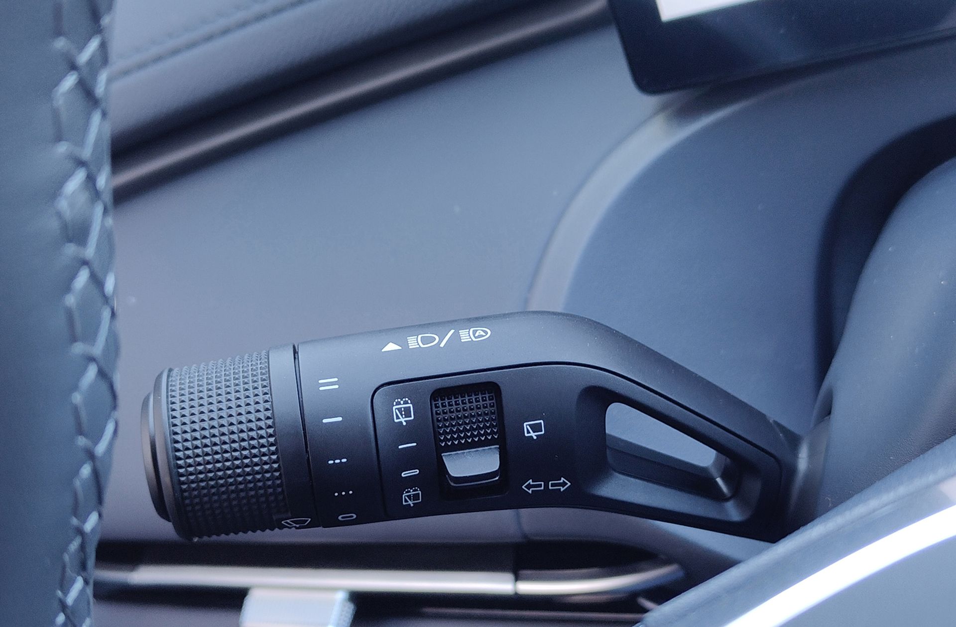 Geely Starray EM-i 1.5 PHEV Pro - foto 24