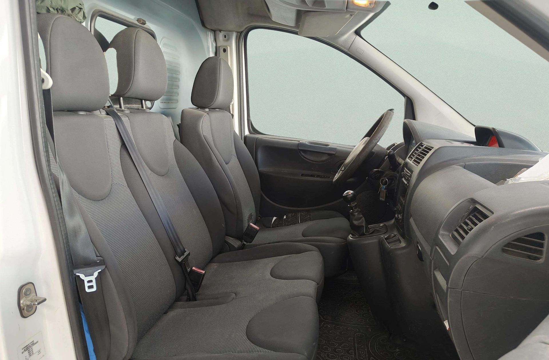 Citroën Jumpy Furgon HDi 125 27 L1H1 - foto 11