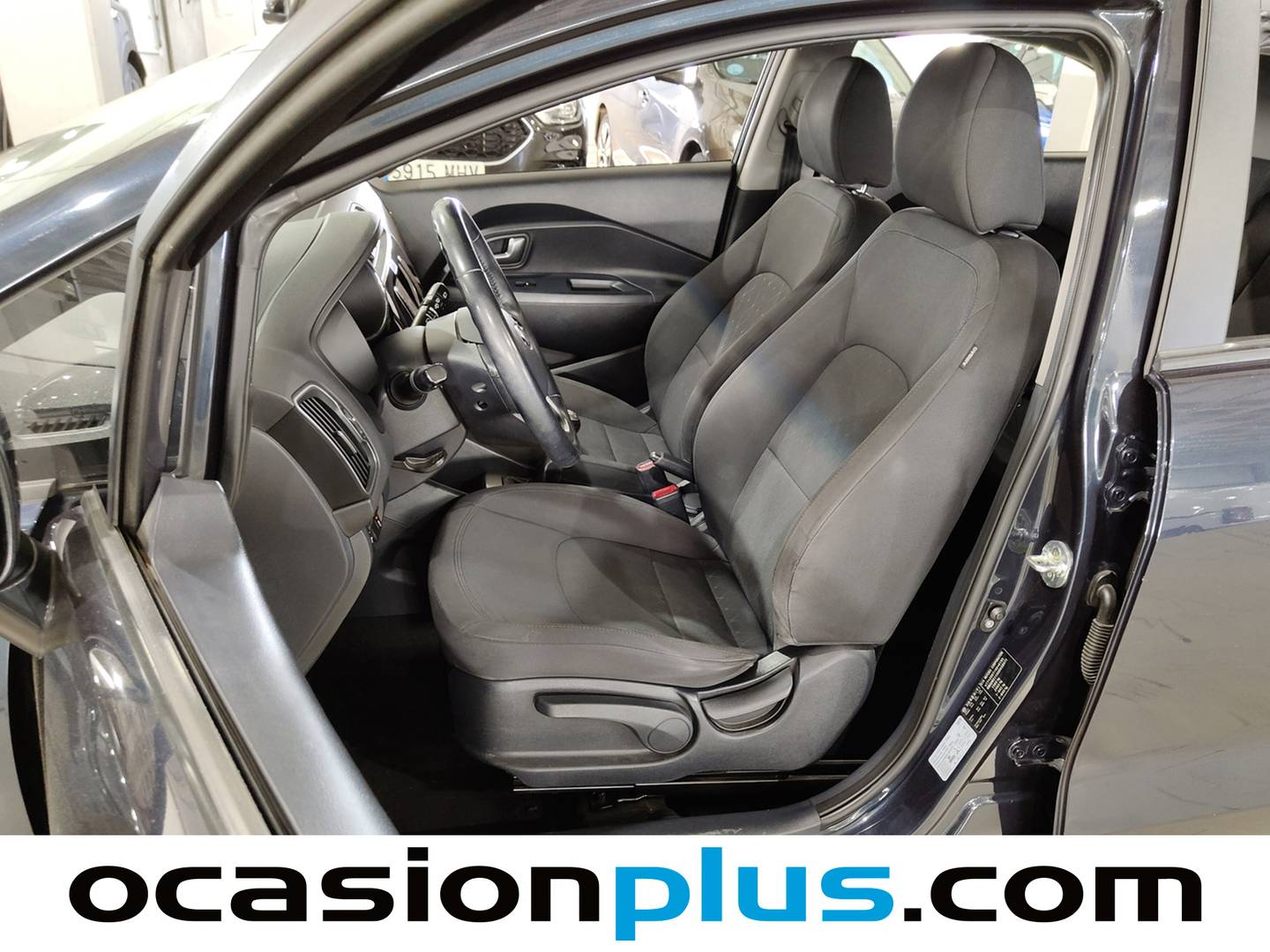 Foto asientos delanteros KIA Rio KIA Rio 1.1 CRDi WGT x-Tech16 Eco-Dynamics (75 CV)
