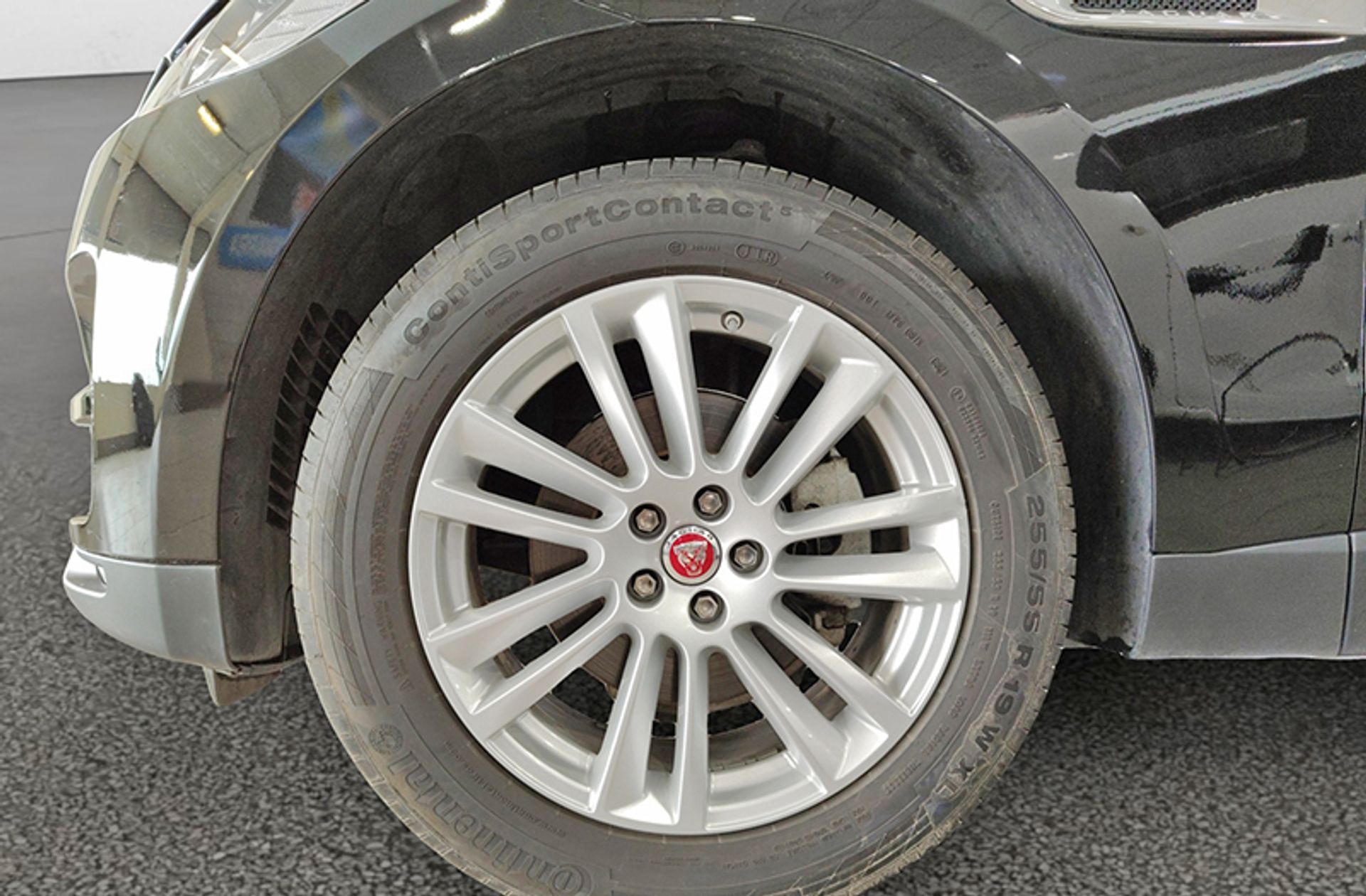 Jaguar F-Pace 2.0L i4D Pure RWD - foto 40