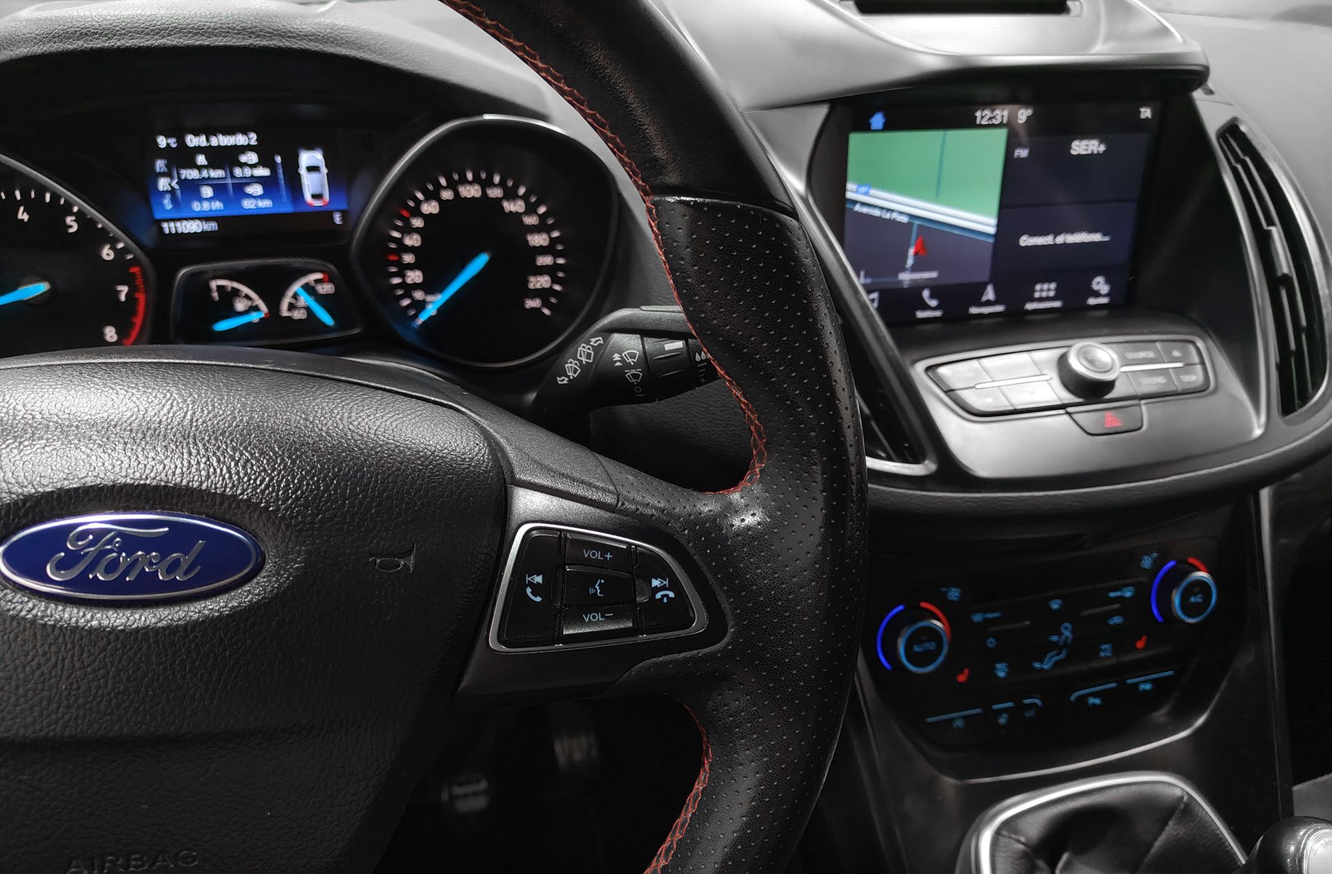 Ford Kuga 1.5 EcoBoost ST-Line 4x2 - foto 30