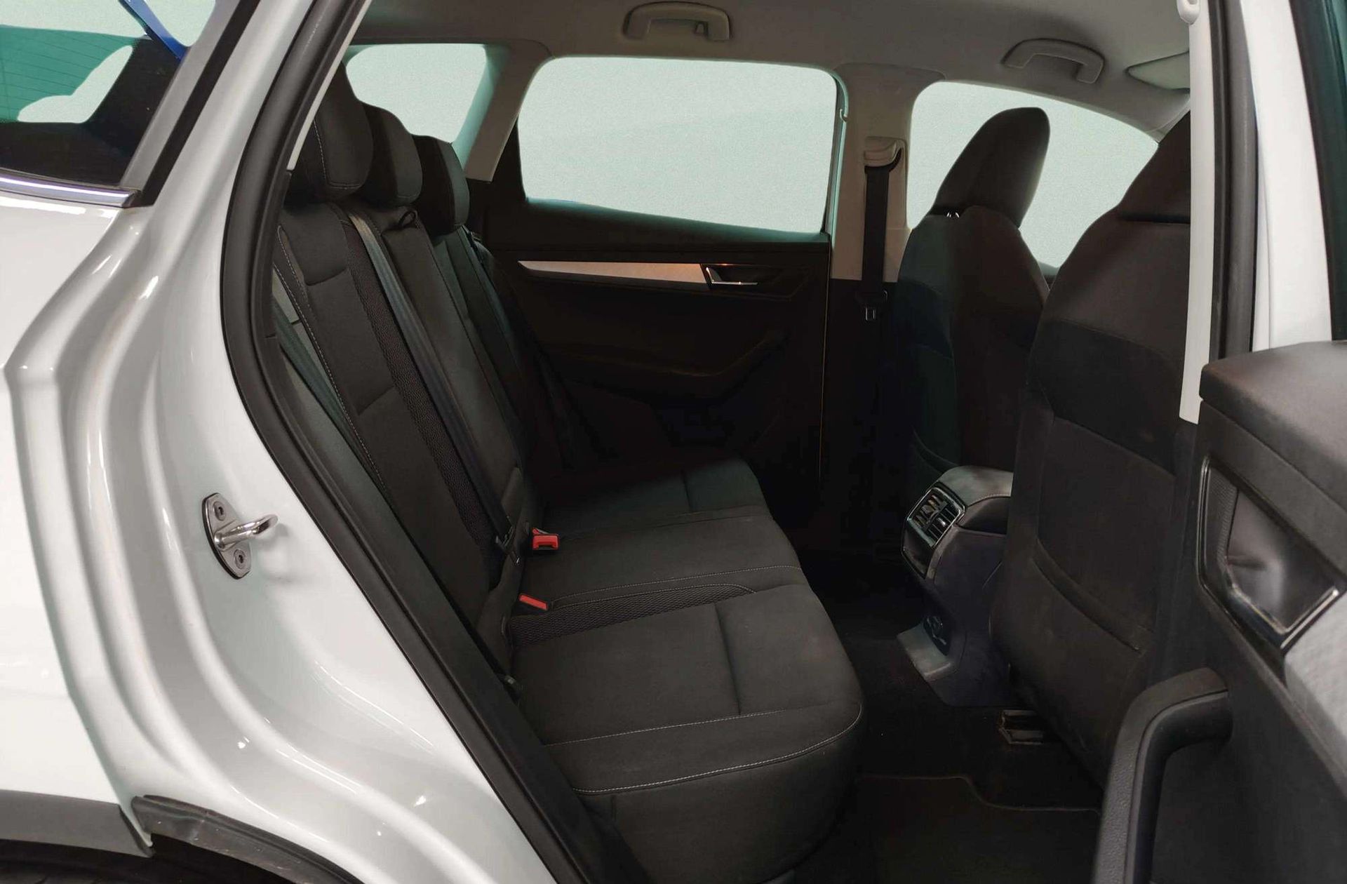 Škoda Karoq 2.0 TDI Selection - foto 16