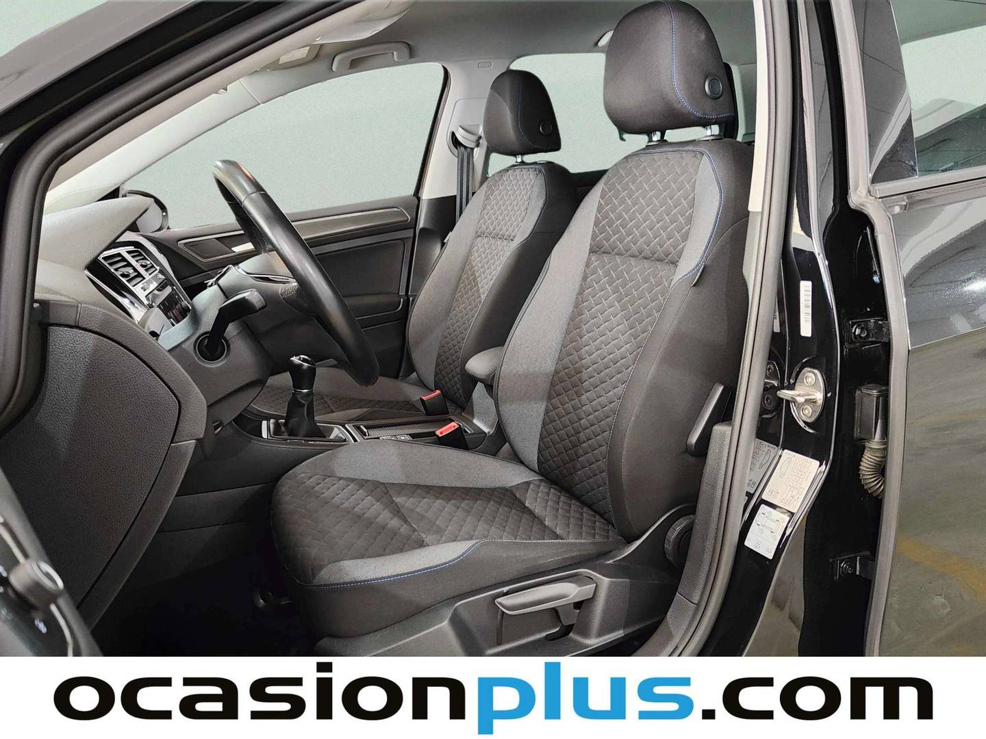 Foto asientos delanteros Volkswagen Golf Volkswagen Golf Advance 1.0 TSI (115 CV)