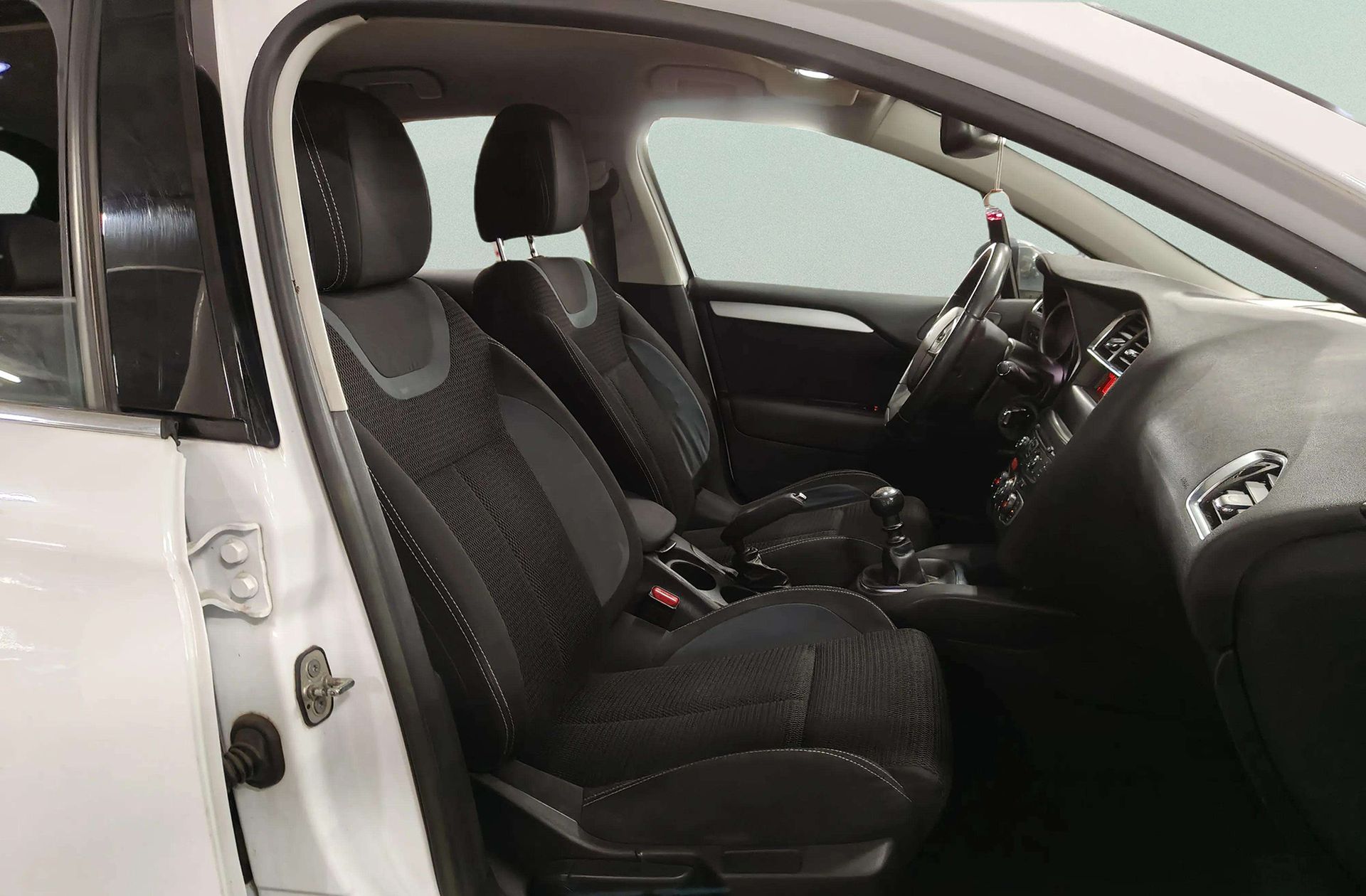 Citroën C4 1.6 e-HDI Collection - foto 14