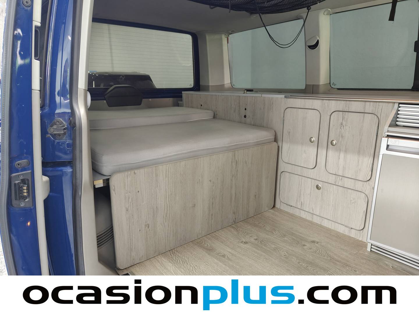 Equipamiento del Volkswagen Caravelle Volkswagen Caravelle Trendline Batalla Corta 2.0 TDI BMT Camperizada (102 CV)