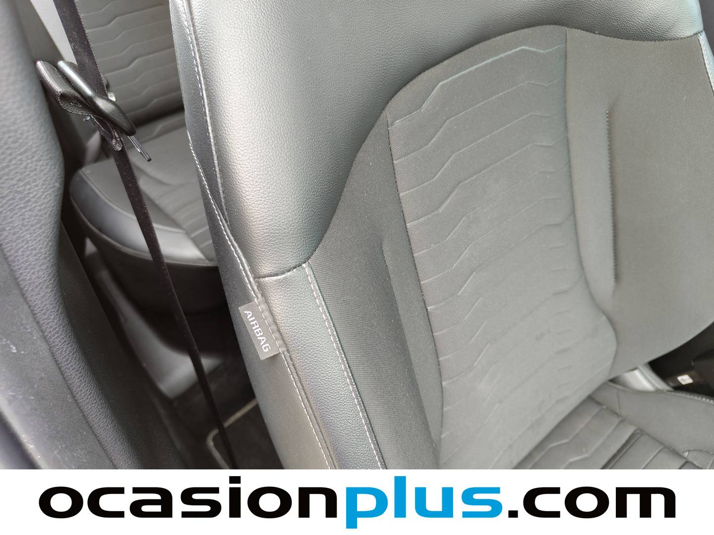 Extras y acabados del KIA Sportage KIA Sportage 1.6 T-GDi HEV Tech 4x2 (230 CV)
