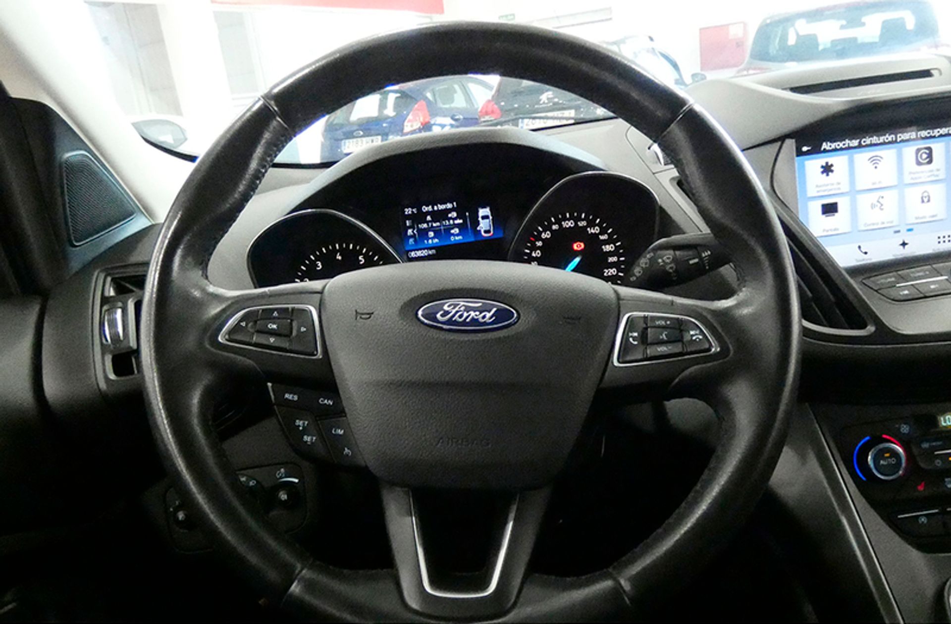 Ford Kuga 1.5 EcoBoost Trend 4x2 - foto 27