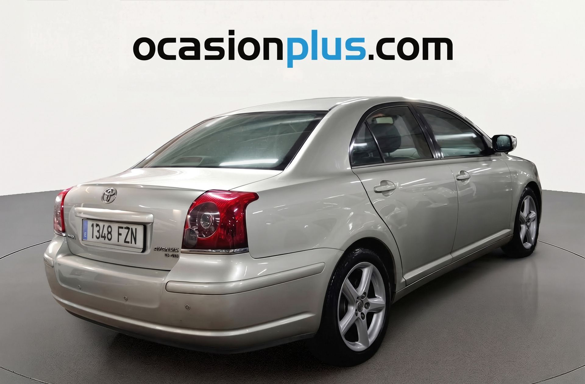 Toyota Avensis 2.2 D-4D Executive - foto 4