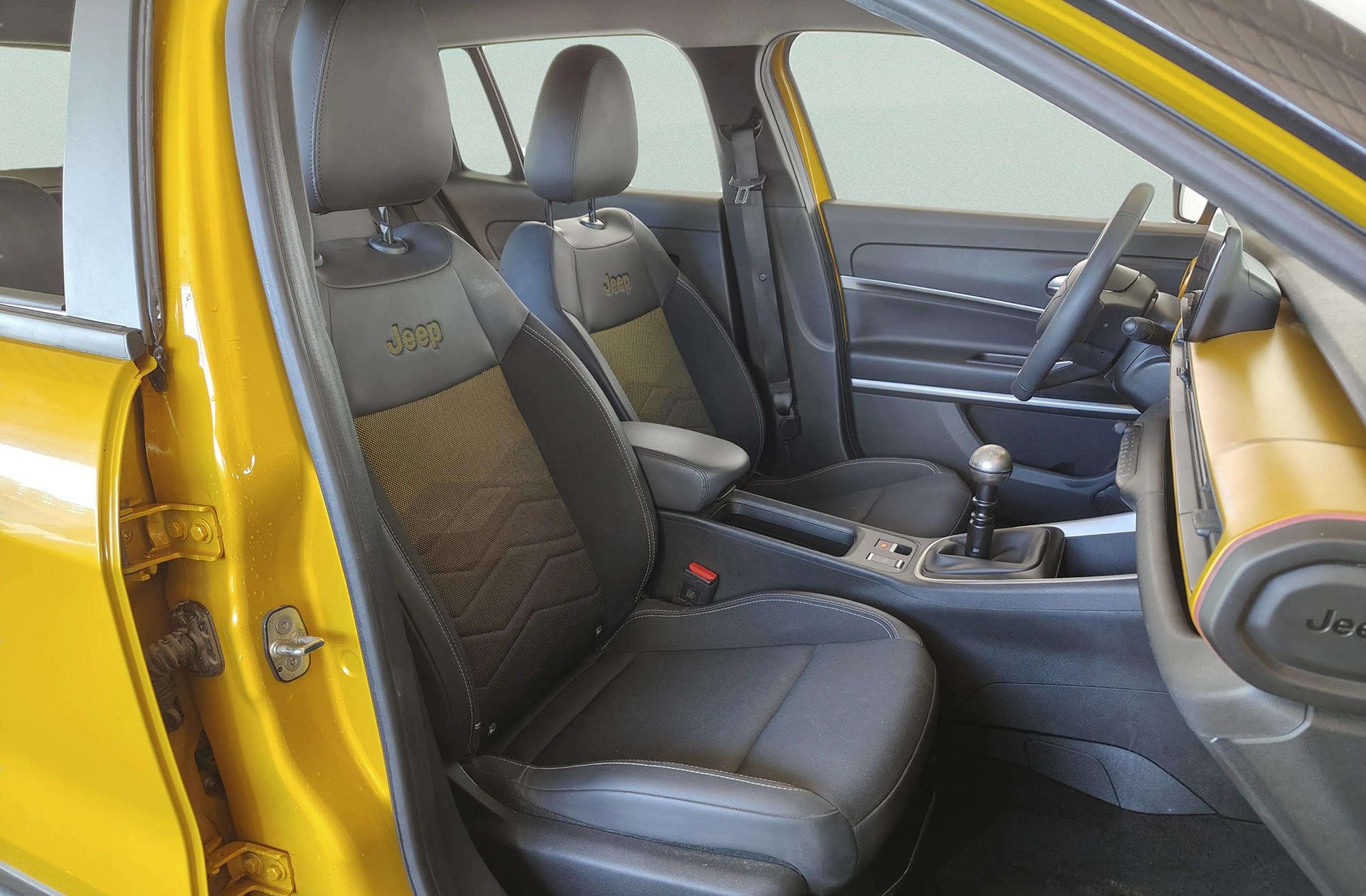 Jeep Avenger 1.2 G Summit - foto 22