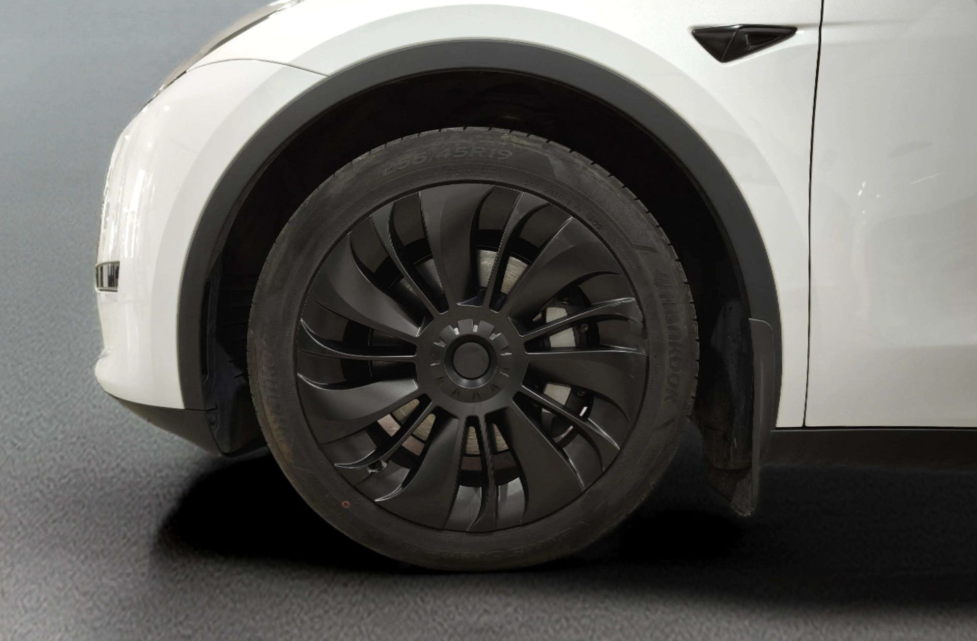 Tesla Model Y Gran Autonomía 4WD - foto 36