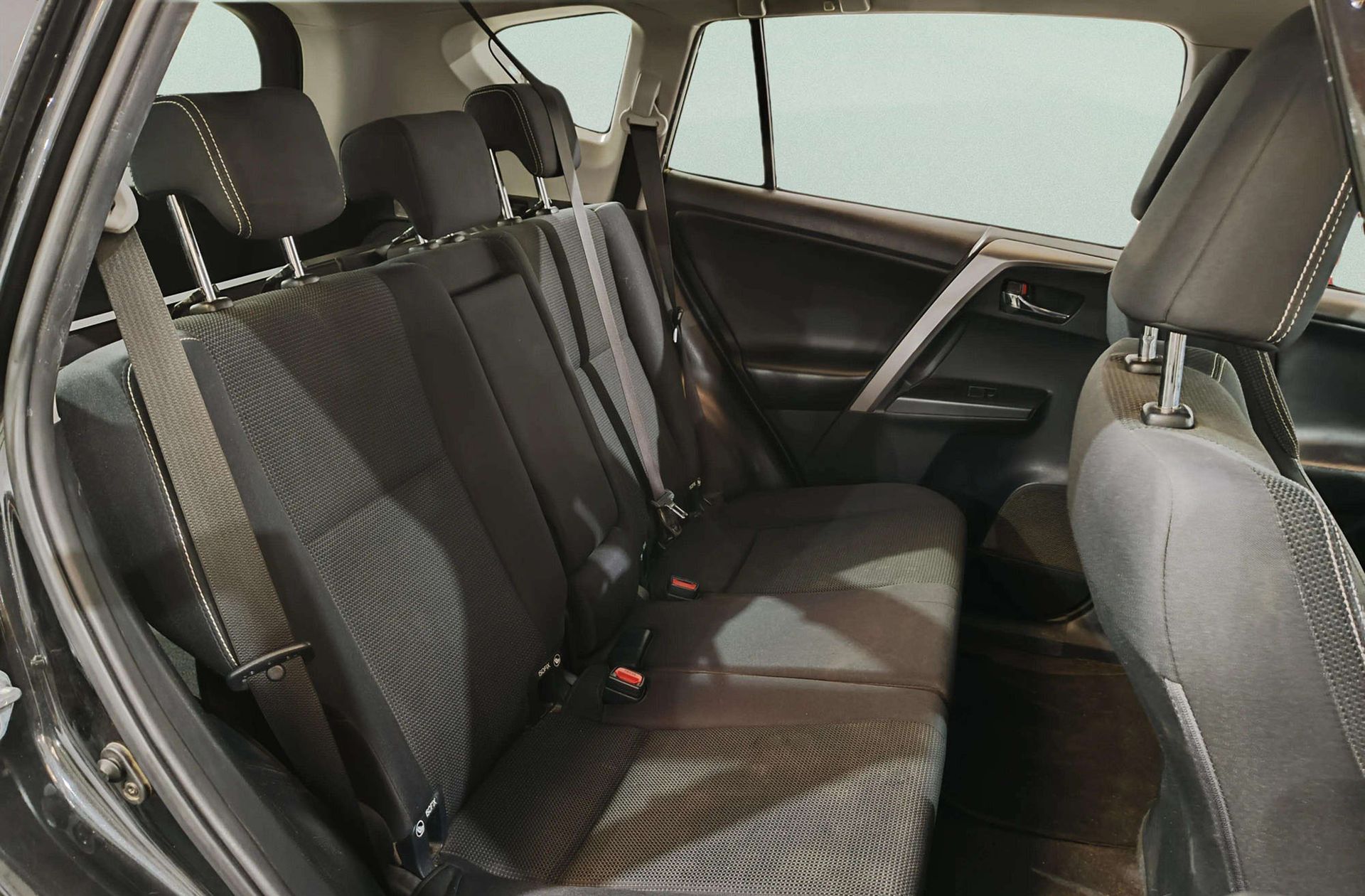 Toyota RAV4 150D 2WD Advance - foto 14