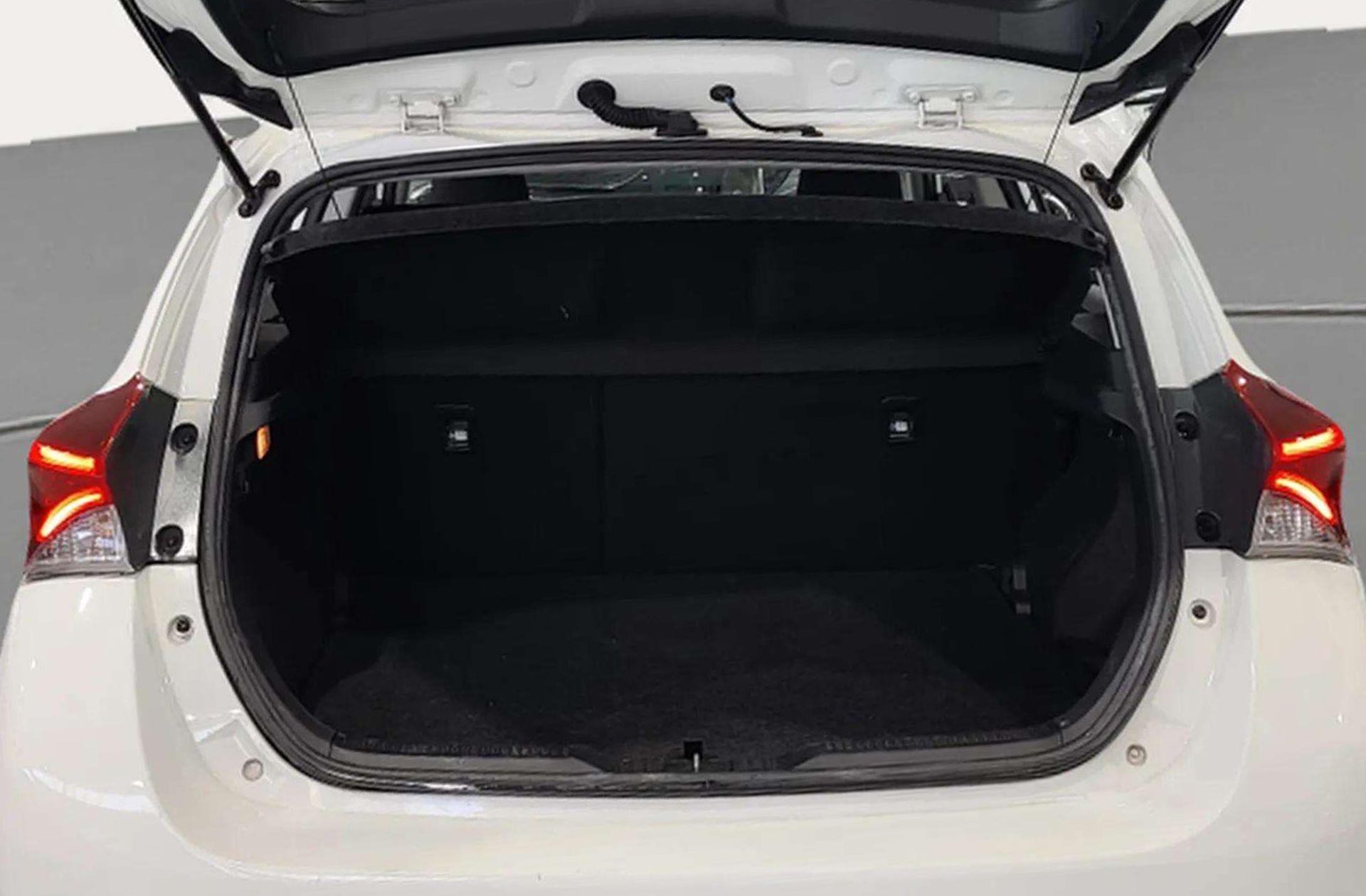 Toyota Auris 1.8 140H Hybrid Feel! - foto 12