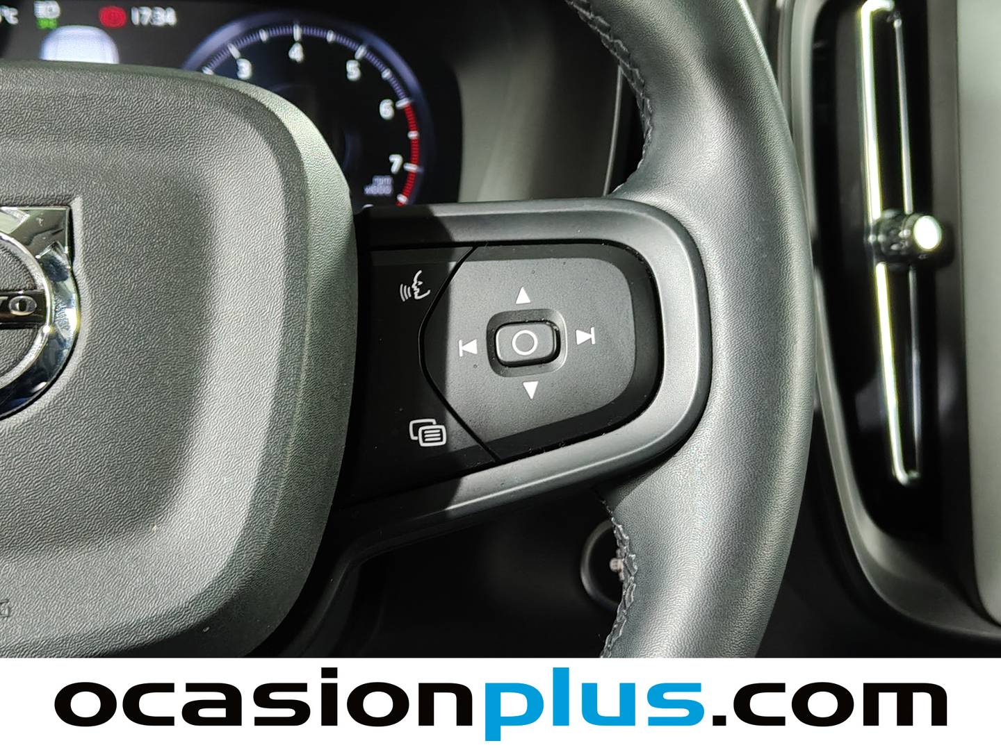 Foto Volvo XC40 Volvo XC40 T2 Momentum Core (129 CV)