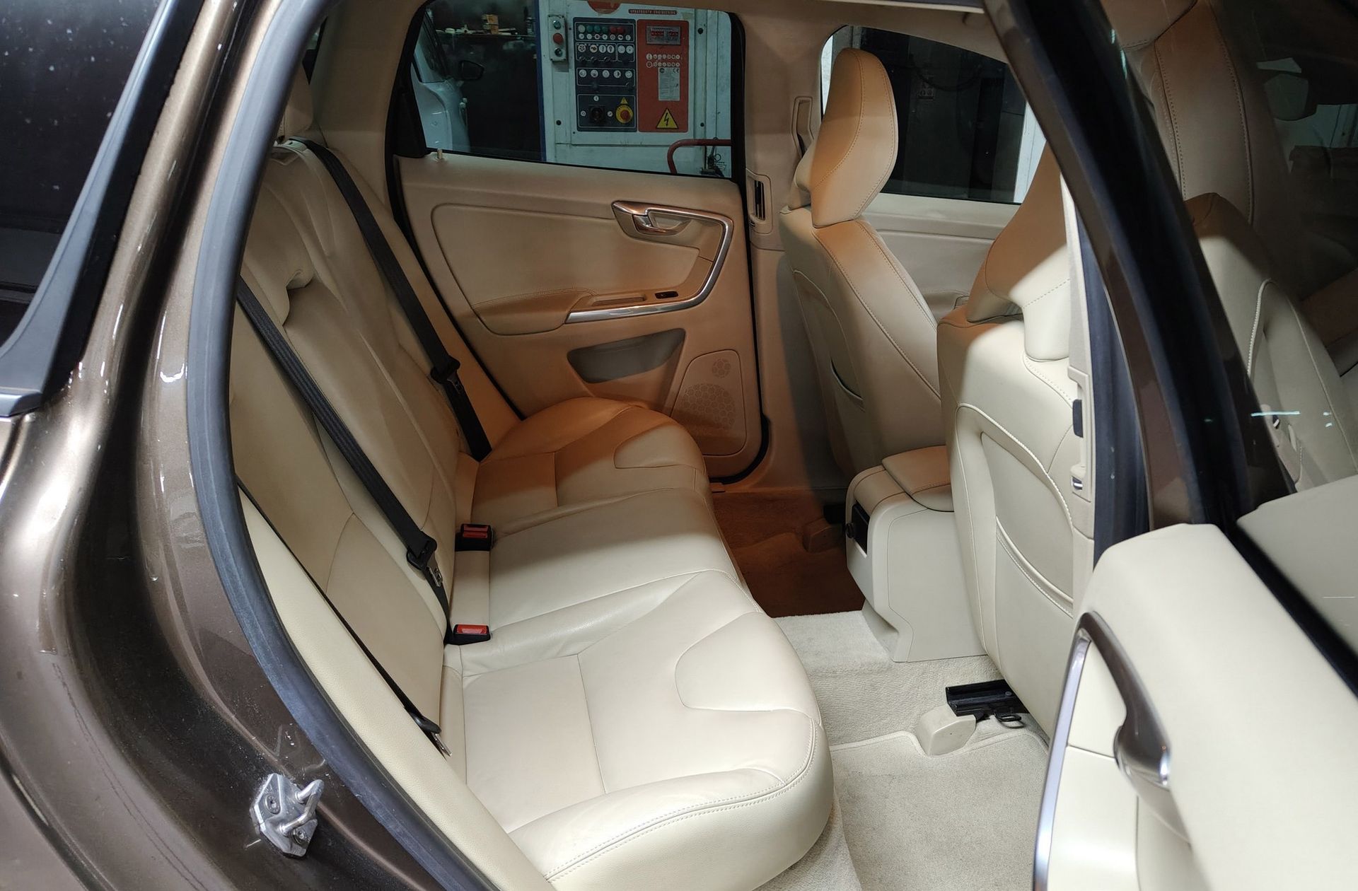 Volvo XC60 D3 Kinetic - foto 20