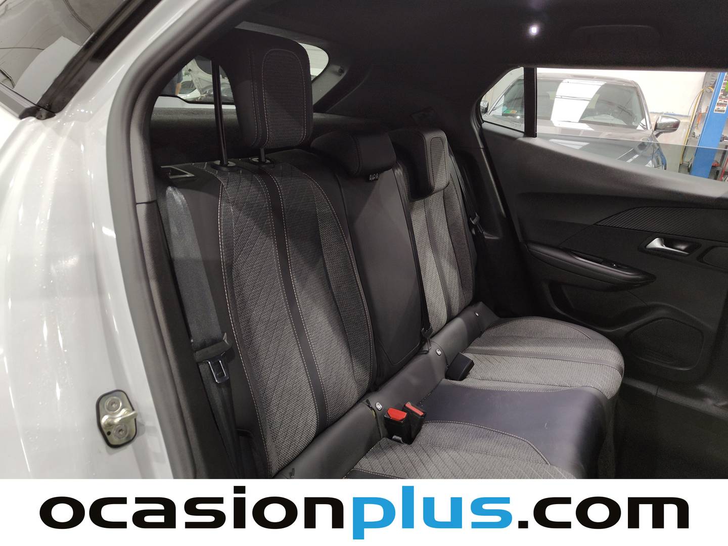 Peugeot 2008 Peugeot 2008 Allure Hybrid eDCS6 (145 CV) híbrido