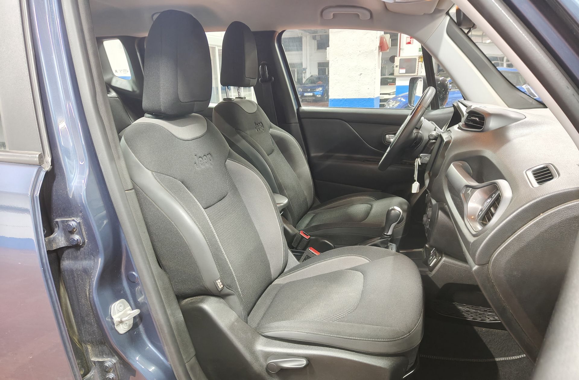 Jeep Renegade eHybrid 1.5 Limited ATX - foto 15