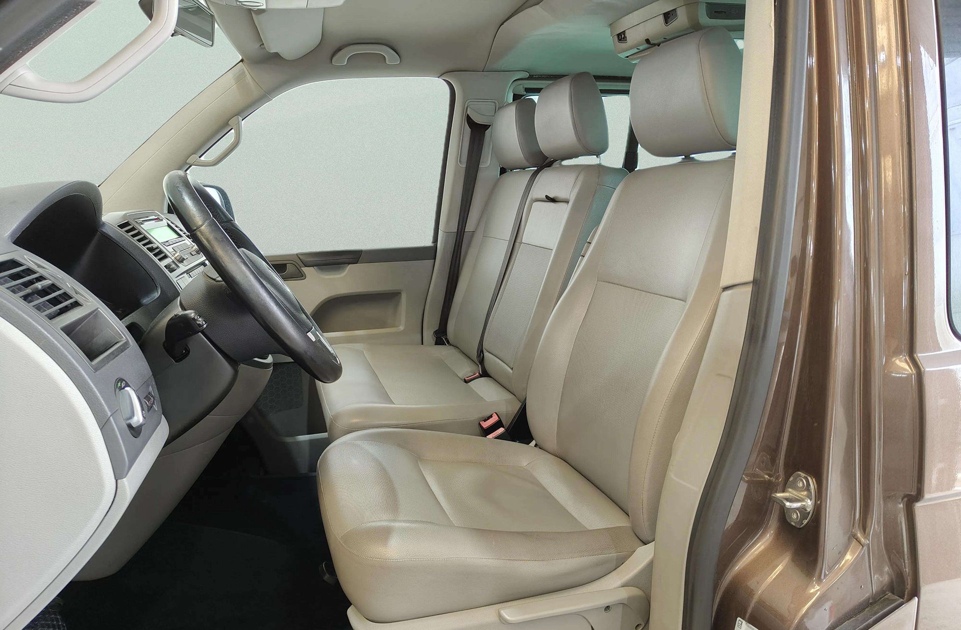 Volkswagen Caravelle Comfortline Batalla Corta 2.0 BiTDI 4Motion DSG 9 plazas - foto 9