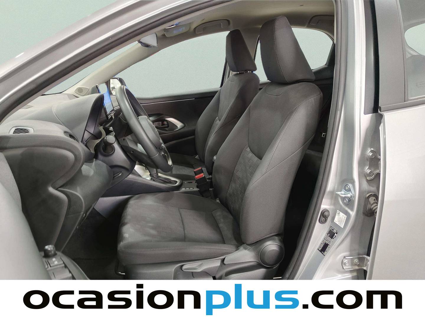 Foto asientos delanteros Toyota Yaris Toyota Yaris 120H Active Plus (116 CV)