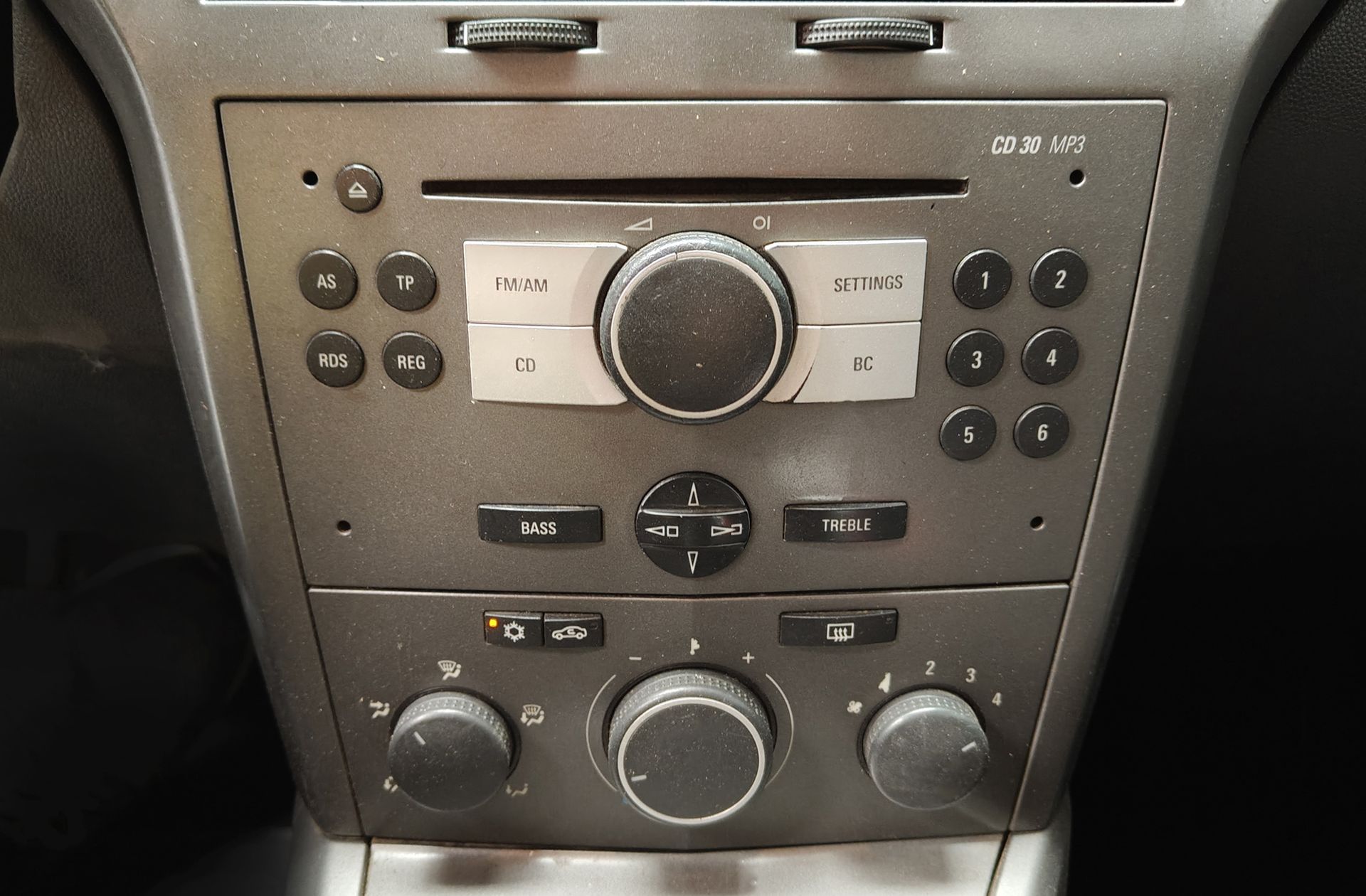 Opel Astra 1.4 Essentia - foto 22