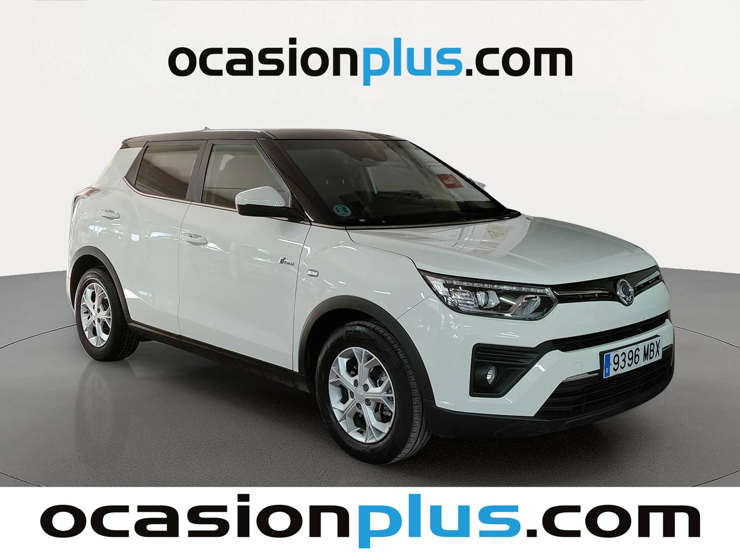 Foto delantera SsangYong Tivoli Ssangyong Tivoli G15T Urban Plus Auto (163 CV) derecha