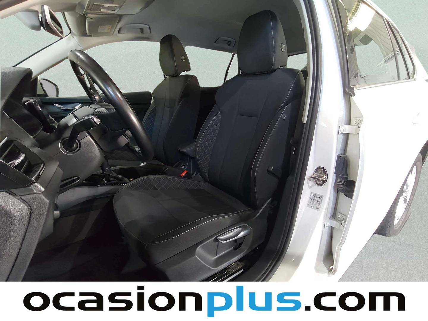 Foto asientos traseros Skoda Kamiq Skoda Kamiq 1.0 TSI Ambition DSG (110 CV)