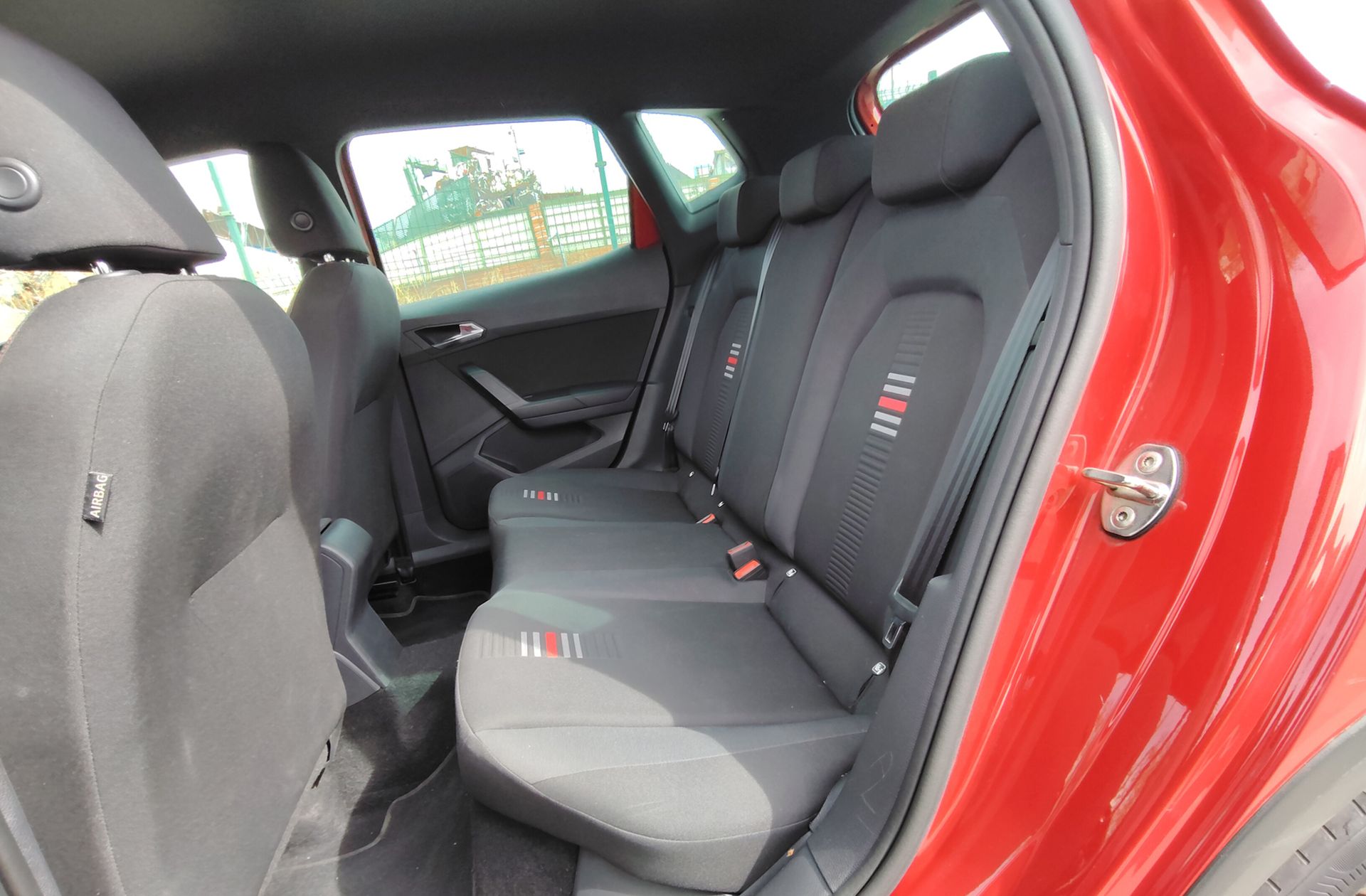 SEAT Arona 1.0 TSI Ecomotive FR - foto 12