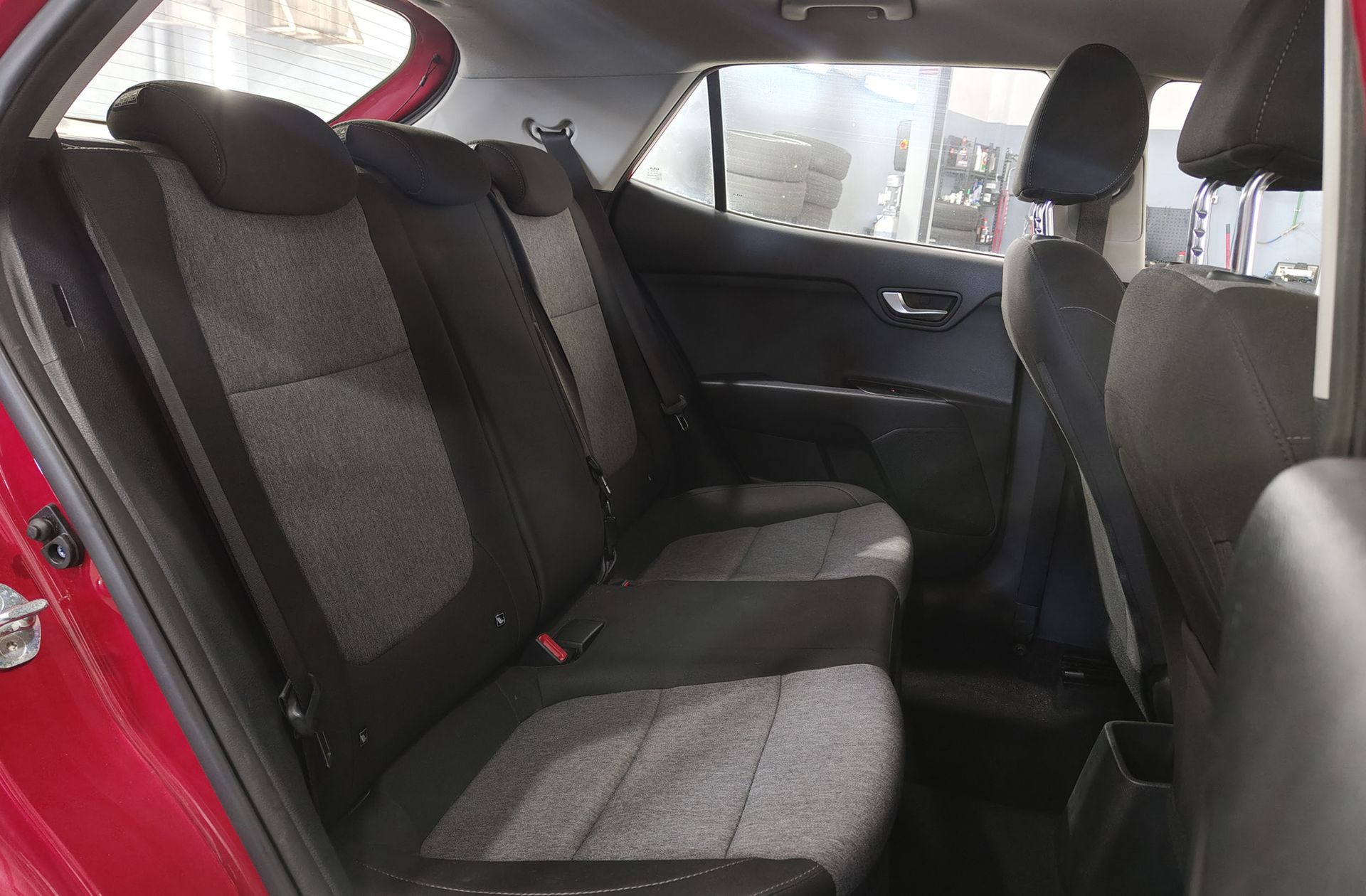 Kia Stonic 1.0 T-GDi Concept - foto 15