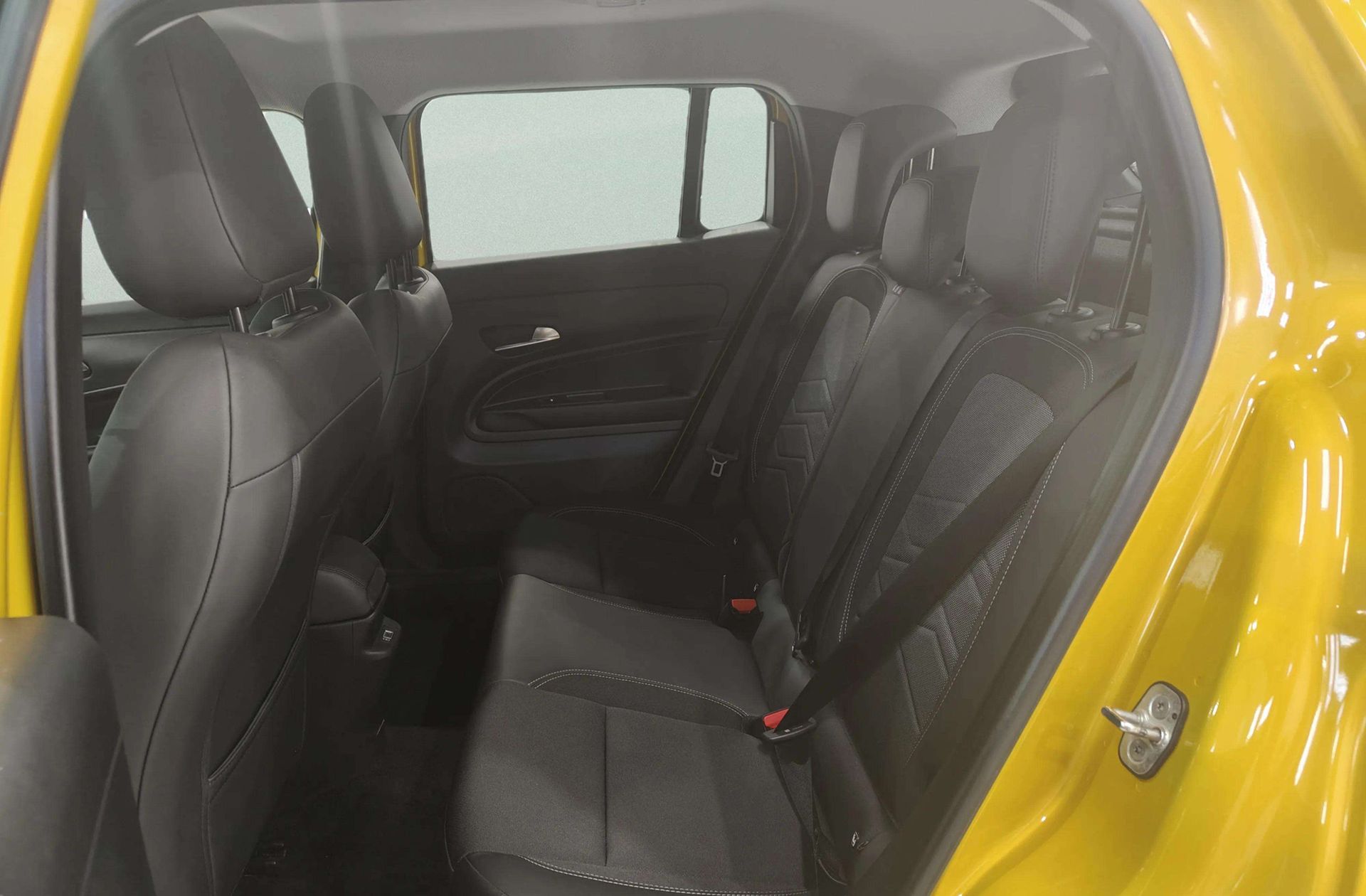 Jeep Avenger 1.2 eHybrid Altitude - foto 11