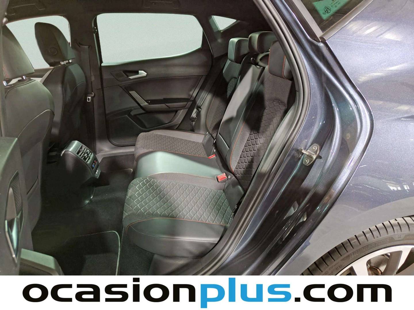 Foto asientos traseros Seat León Seat León 1.5 eTSI S&S FR Go L DSG (150 CV)