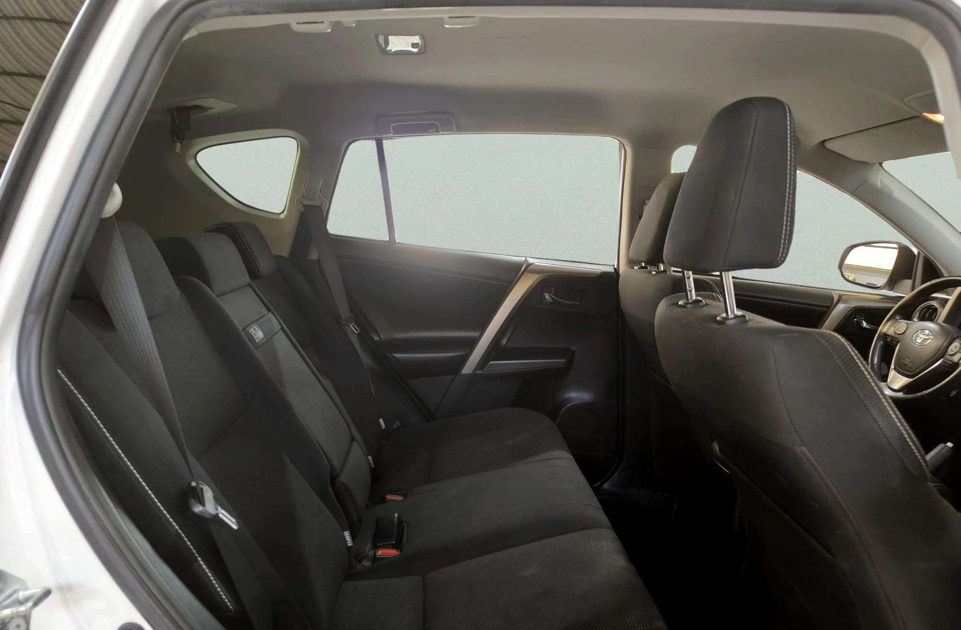 Toyota RAV4 2.5l hybrid Advance 2WD - foto 18