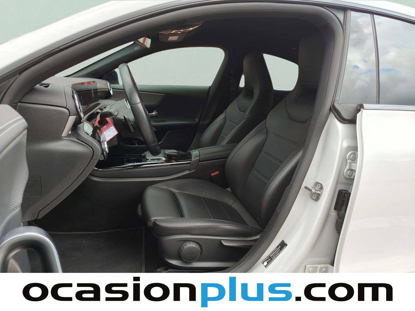 Foto asientos delanteros Mercedes CLA Mercedes CLA 180 (136 CV)