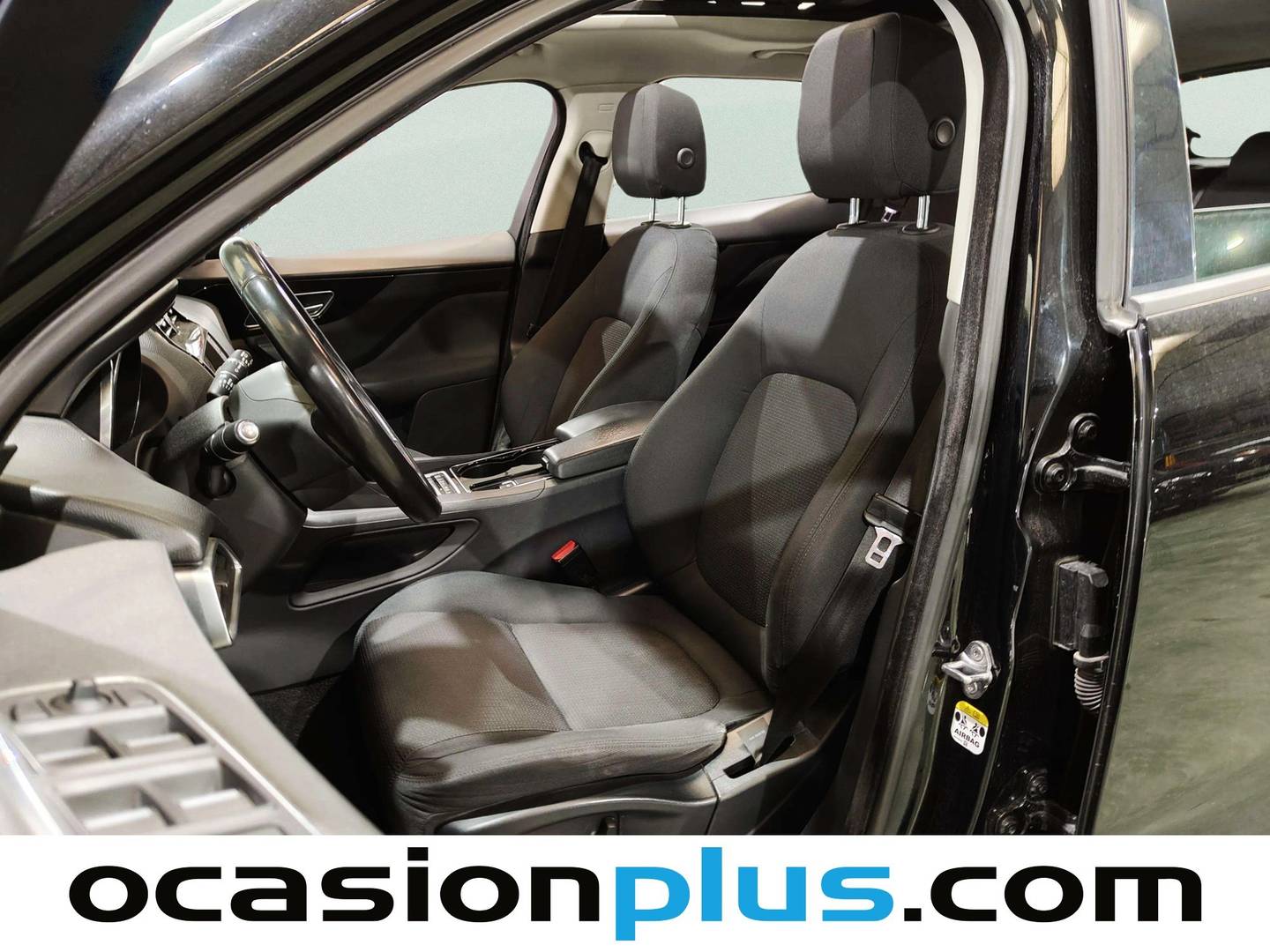 Foto Jaguar F-Pace Jaguar F-PACE 2.0L i4D Pure AWD (180 CV)