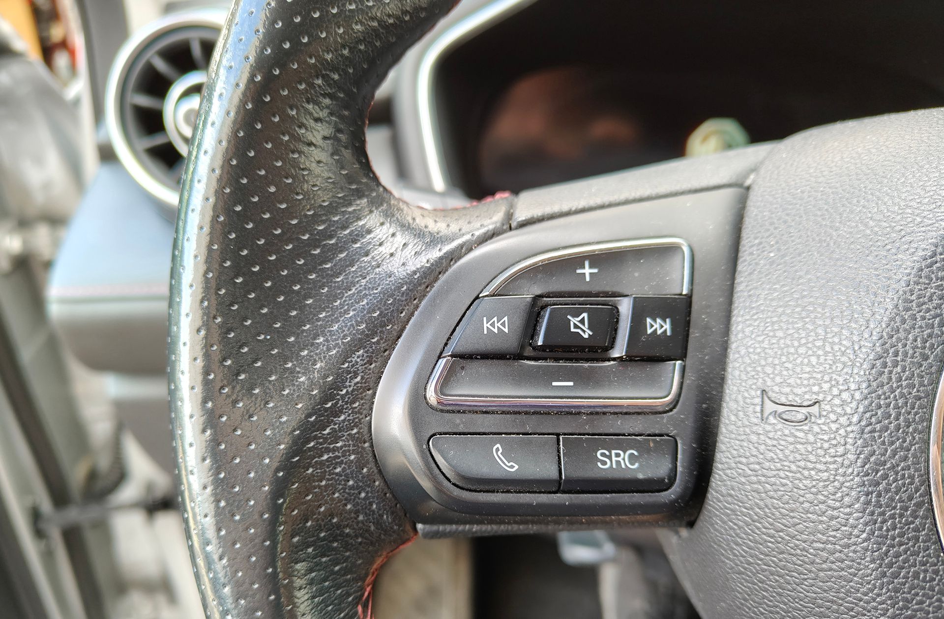 MG HS 1.5 Turbo GDI Comfort DCT - foto 28