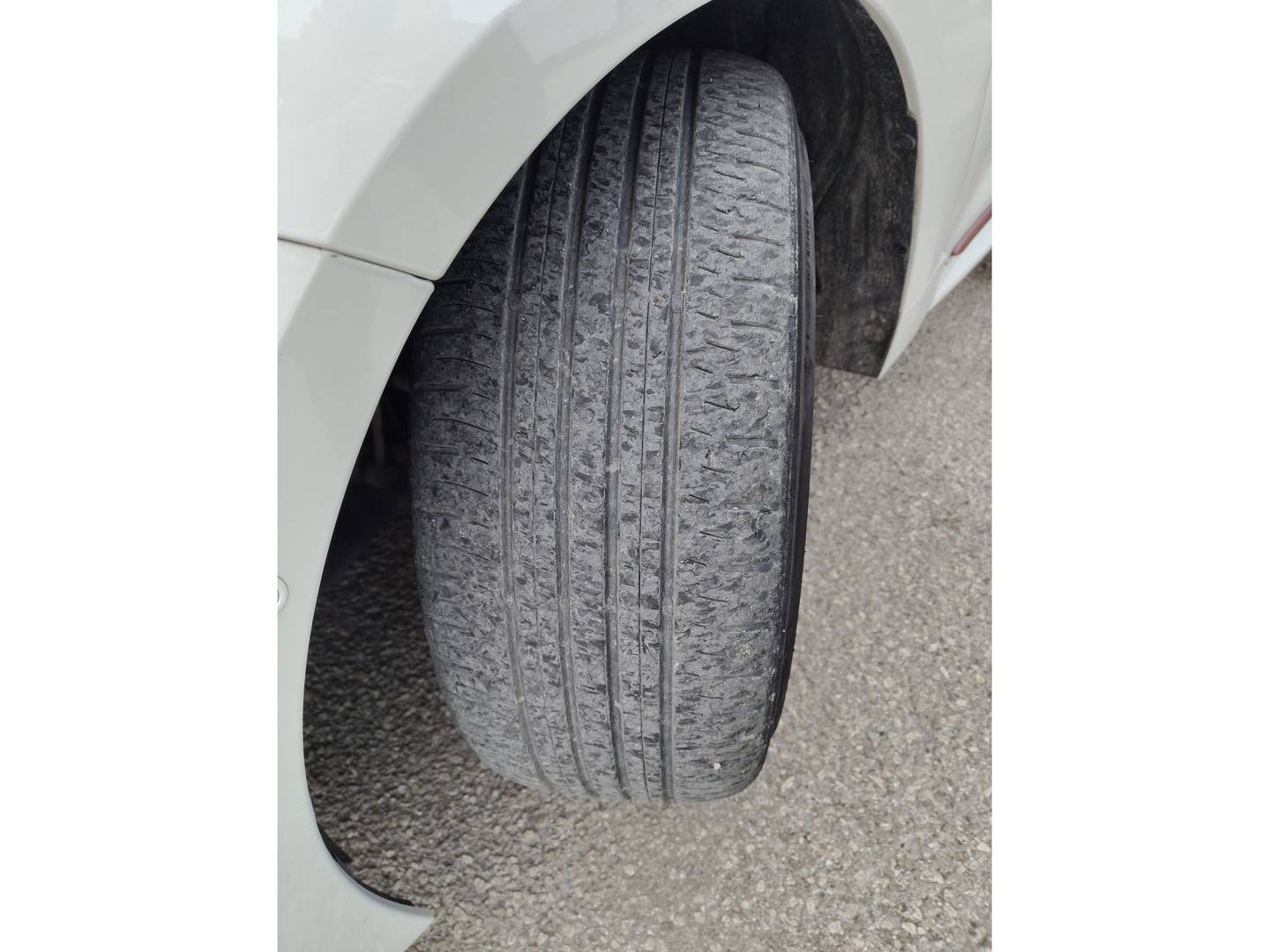 Foto Toyota Corolla Toyota Corolla 180H Advance E-CVT (180 CV)